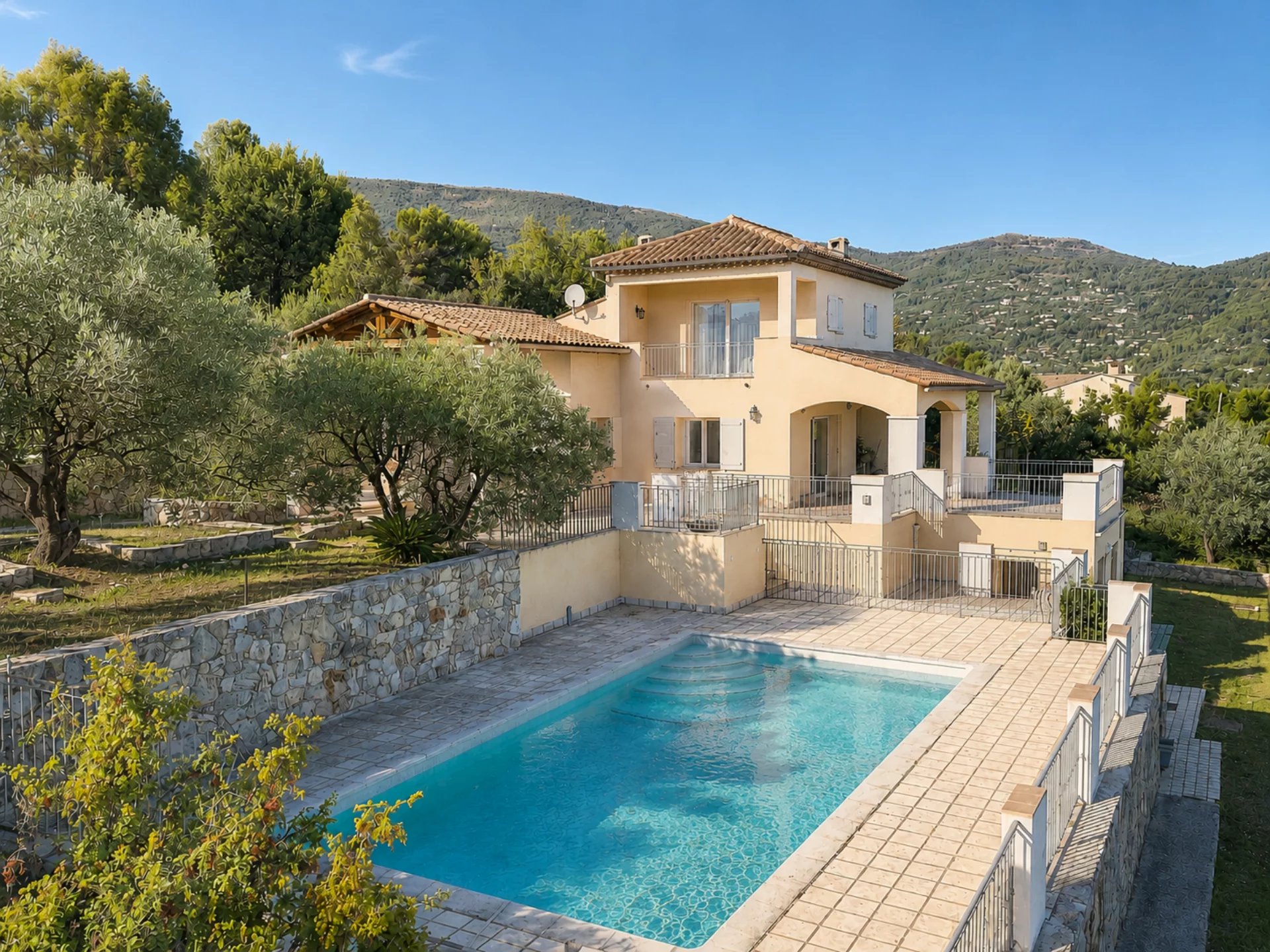 Villa with nice view and independent studio - Seillans