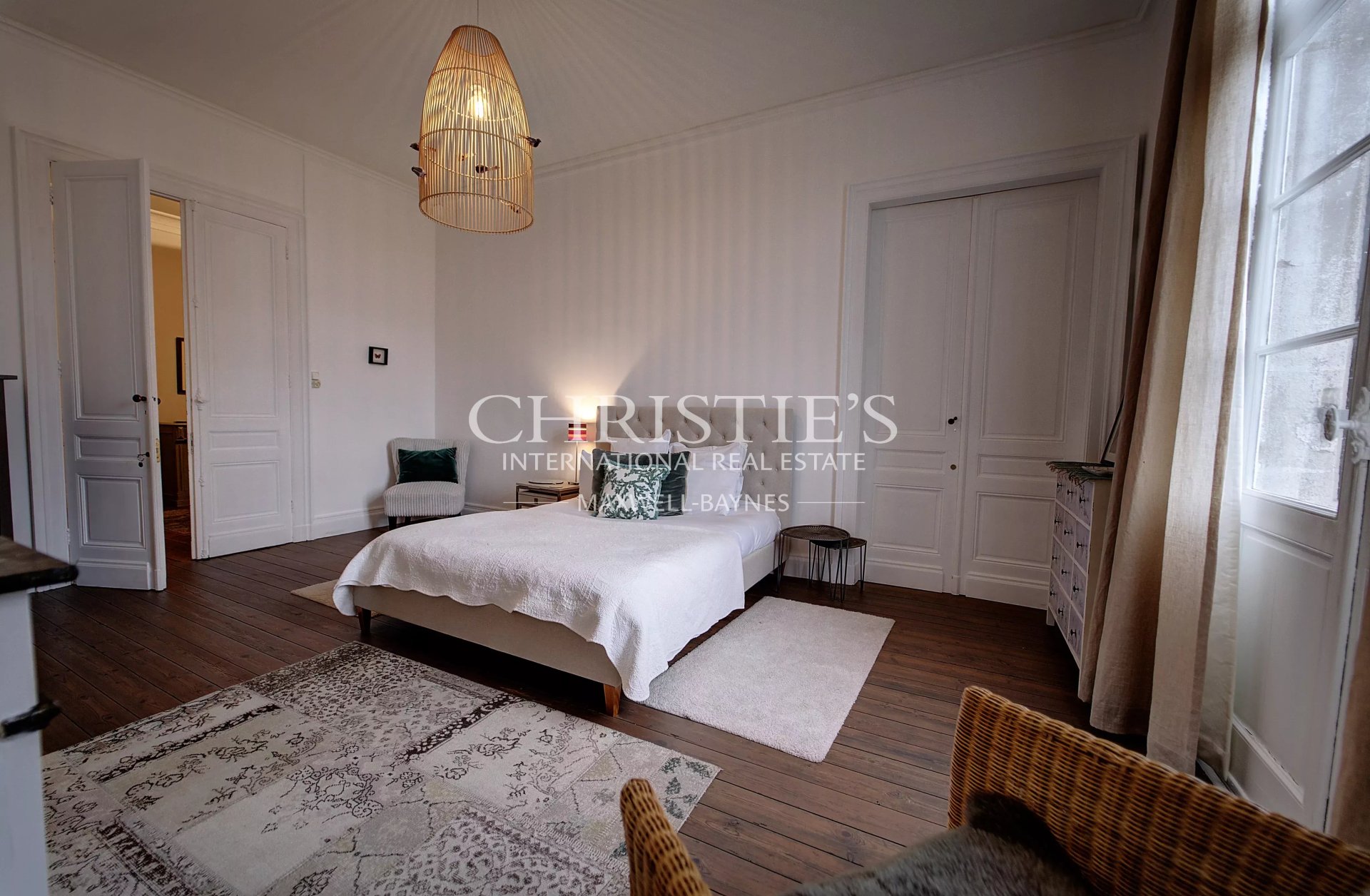 10 Bedroom Villa/Townhouse's Image 21