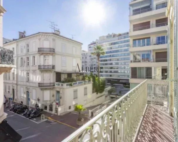 CANNES BANANE INVESTISSEMENT LOCATIF