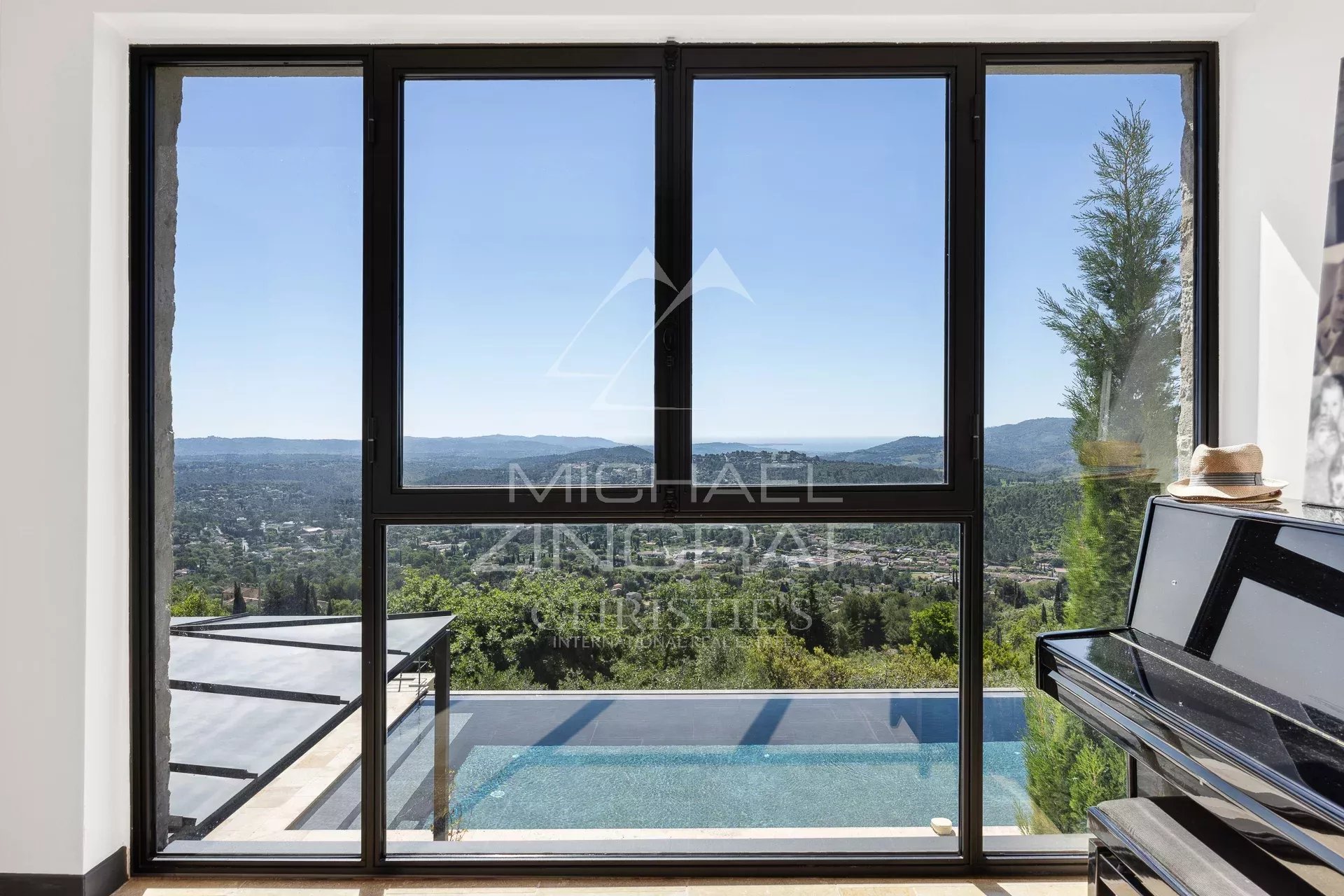 6 Bedroom Villa/Townhouse's Image 4