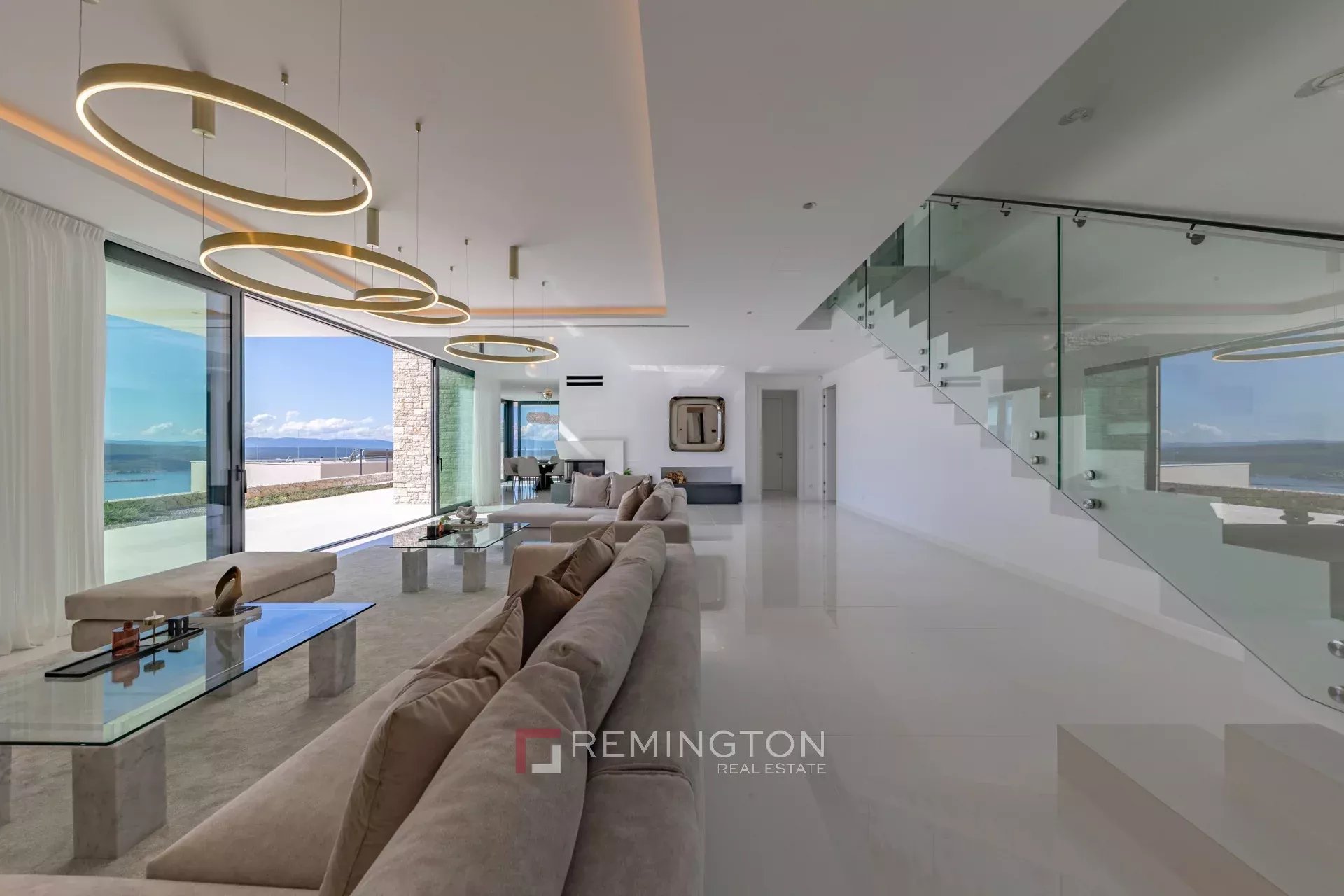 5 Bedroom Villa/Townhouse's Image 3