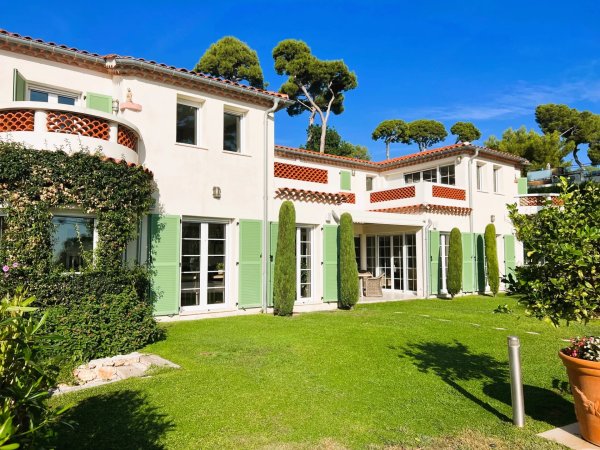 Elegant property with sea view Antibes — photo 6