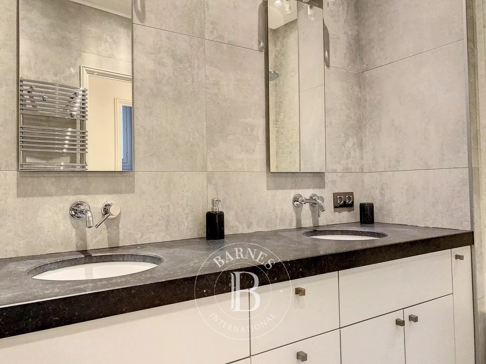 Daire Paris 9ème - picture 25