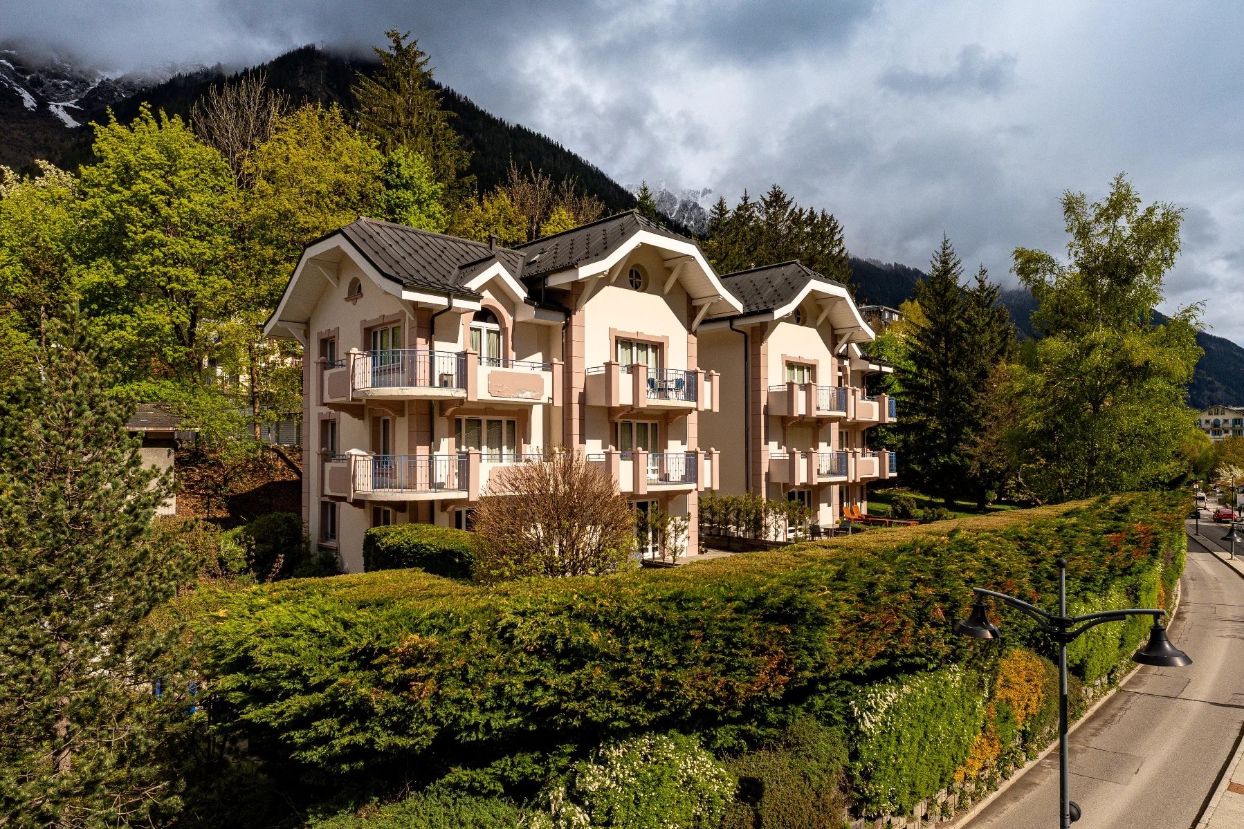 Photo of CHAMONIX - Charming apartment with terrace facing Mont Blanc located in the center of Chamonix