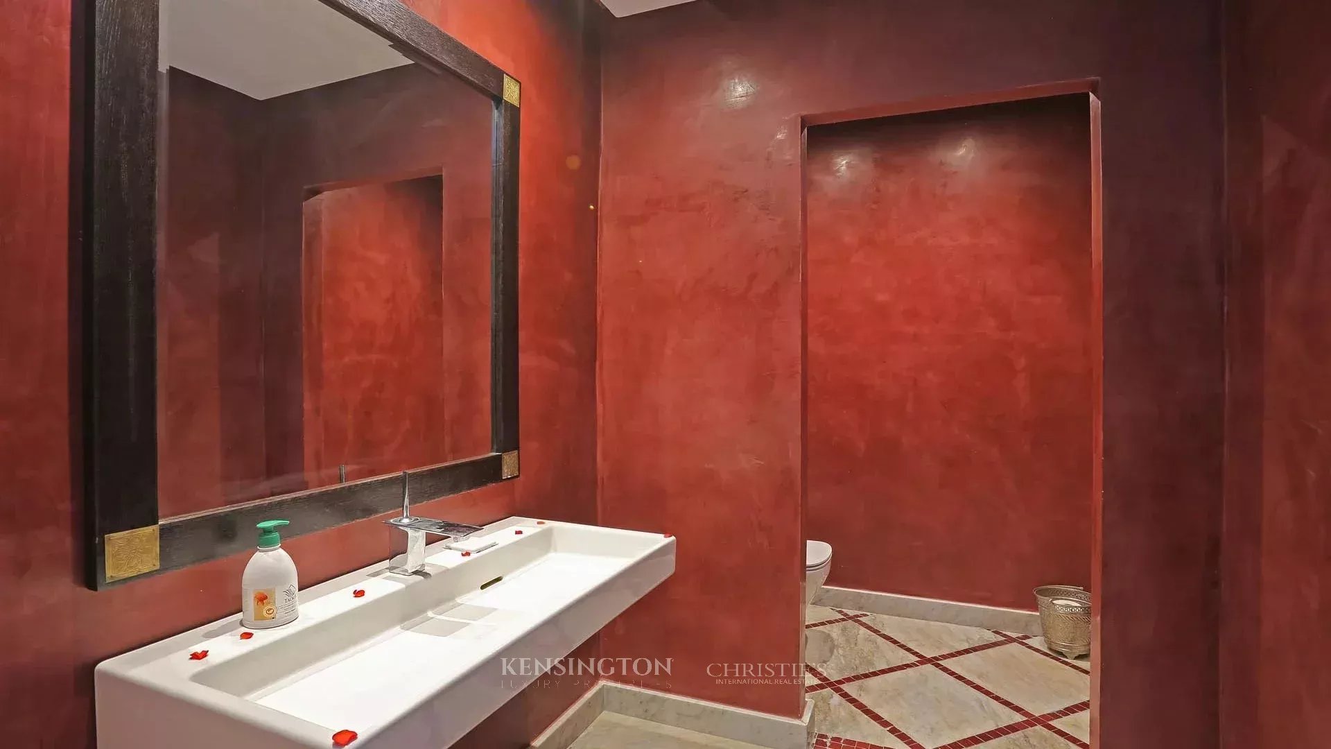 6 Bedroom Villa/Townhouse's Image 49