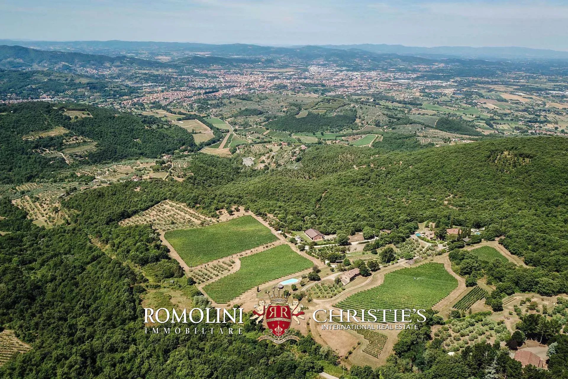 16 Bedroom Vineyard's Image 5
