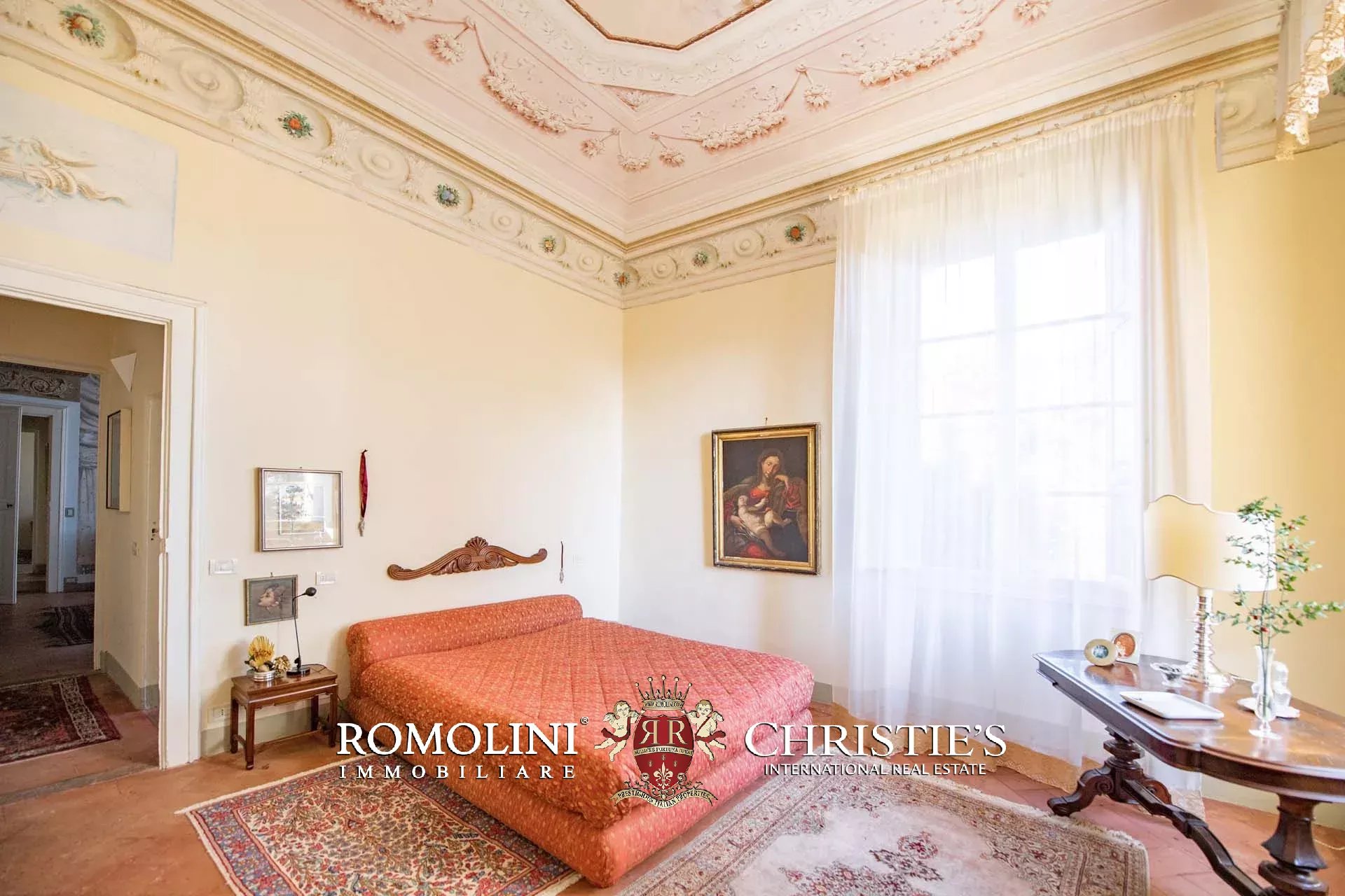 LUXURY PERIOD VILLA FOR SALE NEAR PISA, TUSCANY