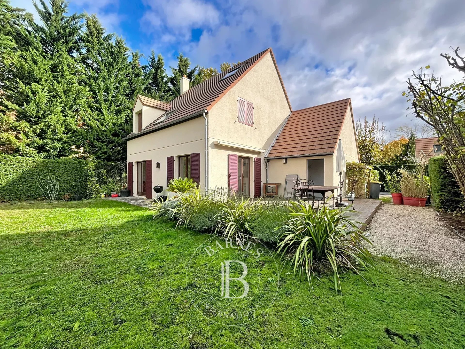 The BARNES rental department... - picture 1