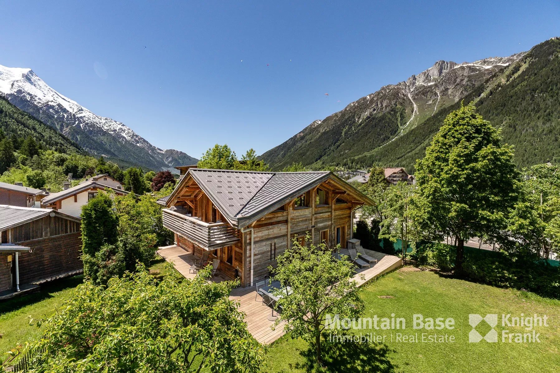 Photo of A newly built 4-bedroom chalet at the foot of Les Planards ski area.