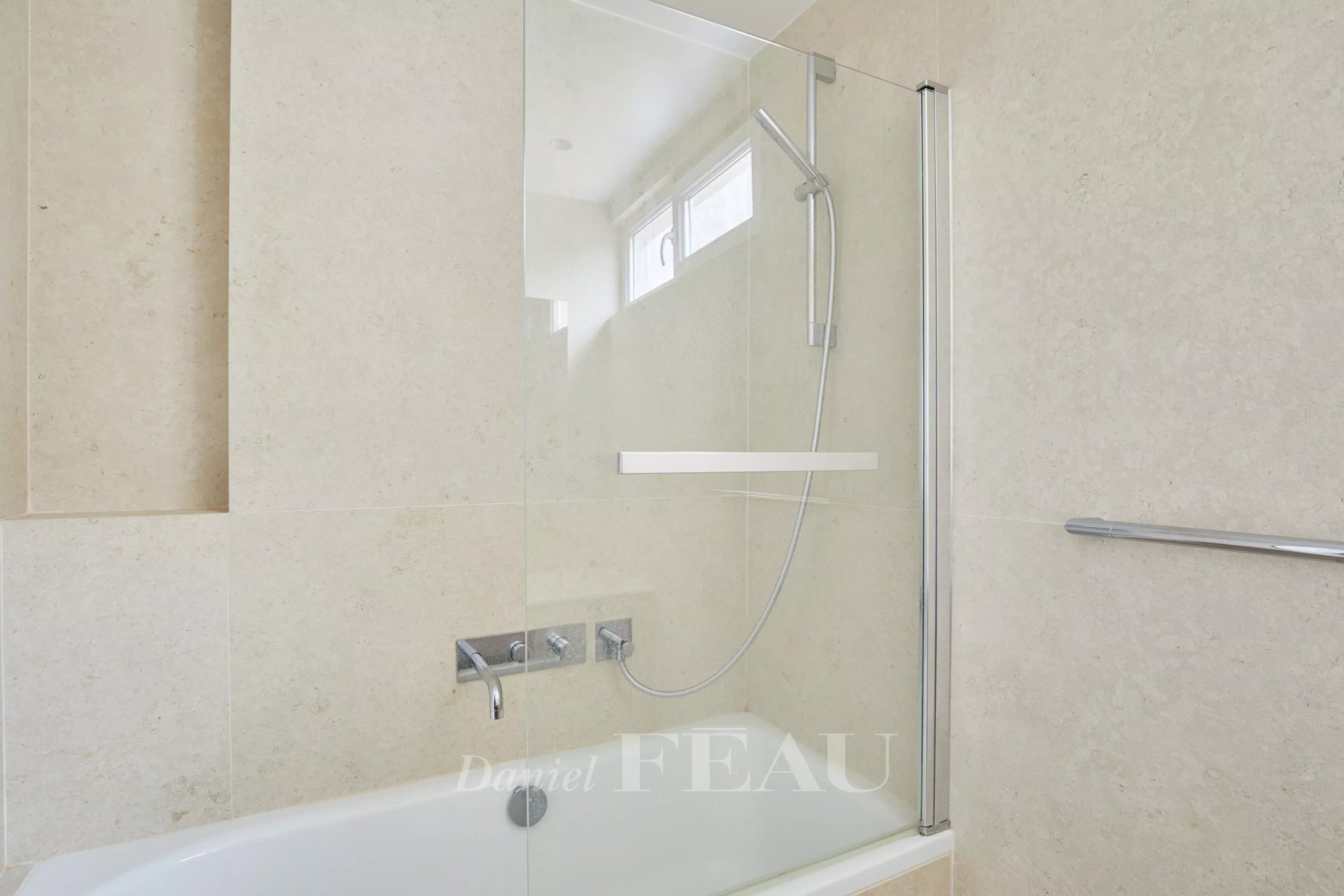2 Bedroom Apartment/Flat's Image 16