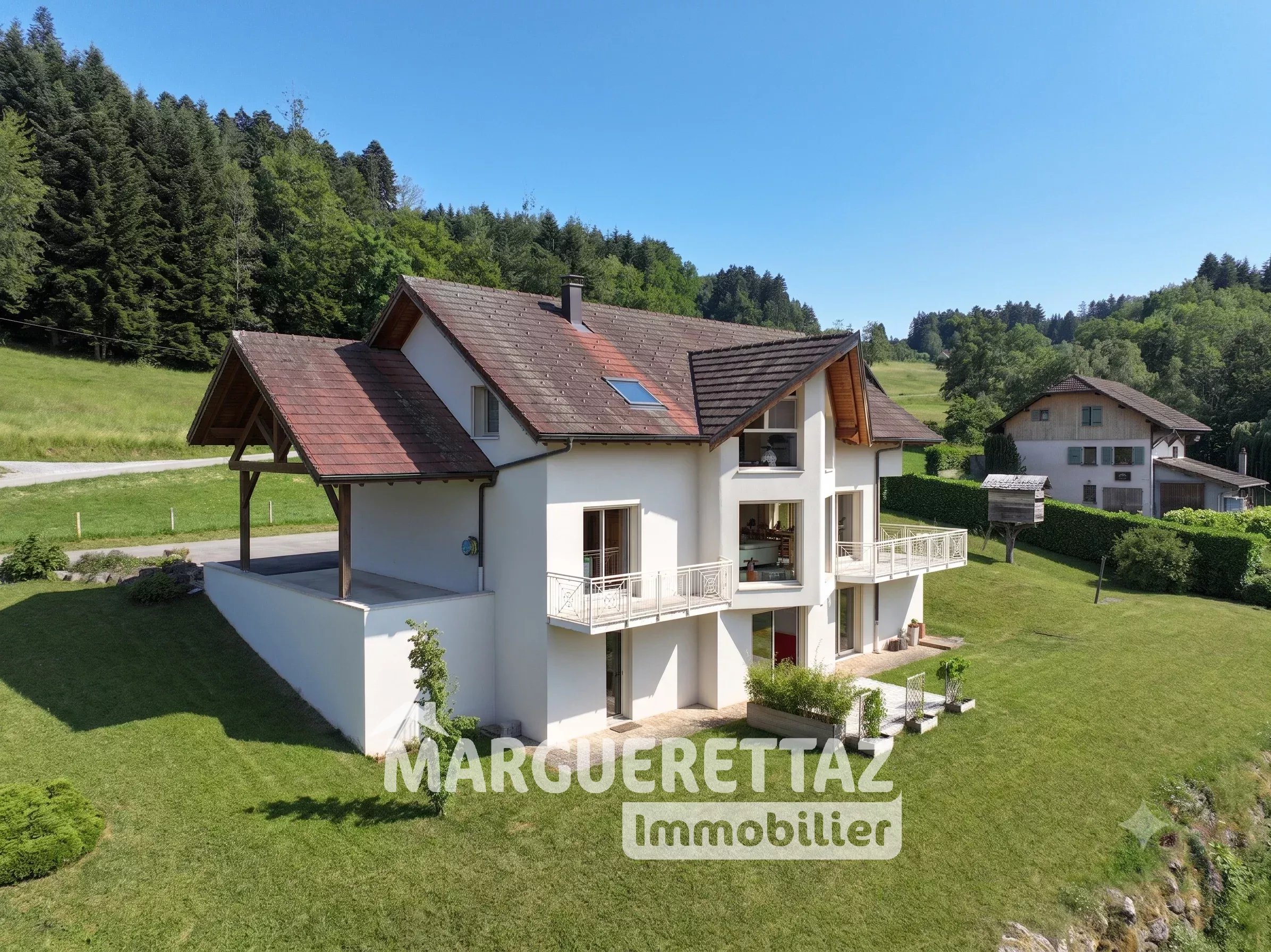 Spacious 5-Bedroom Villa with Panoramic Views in Saint-André-de-Boëge