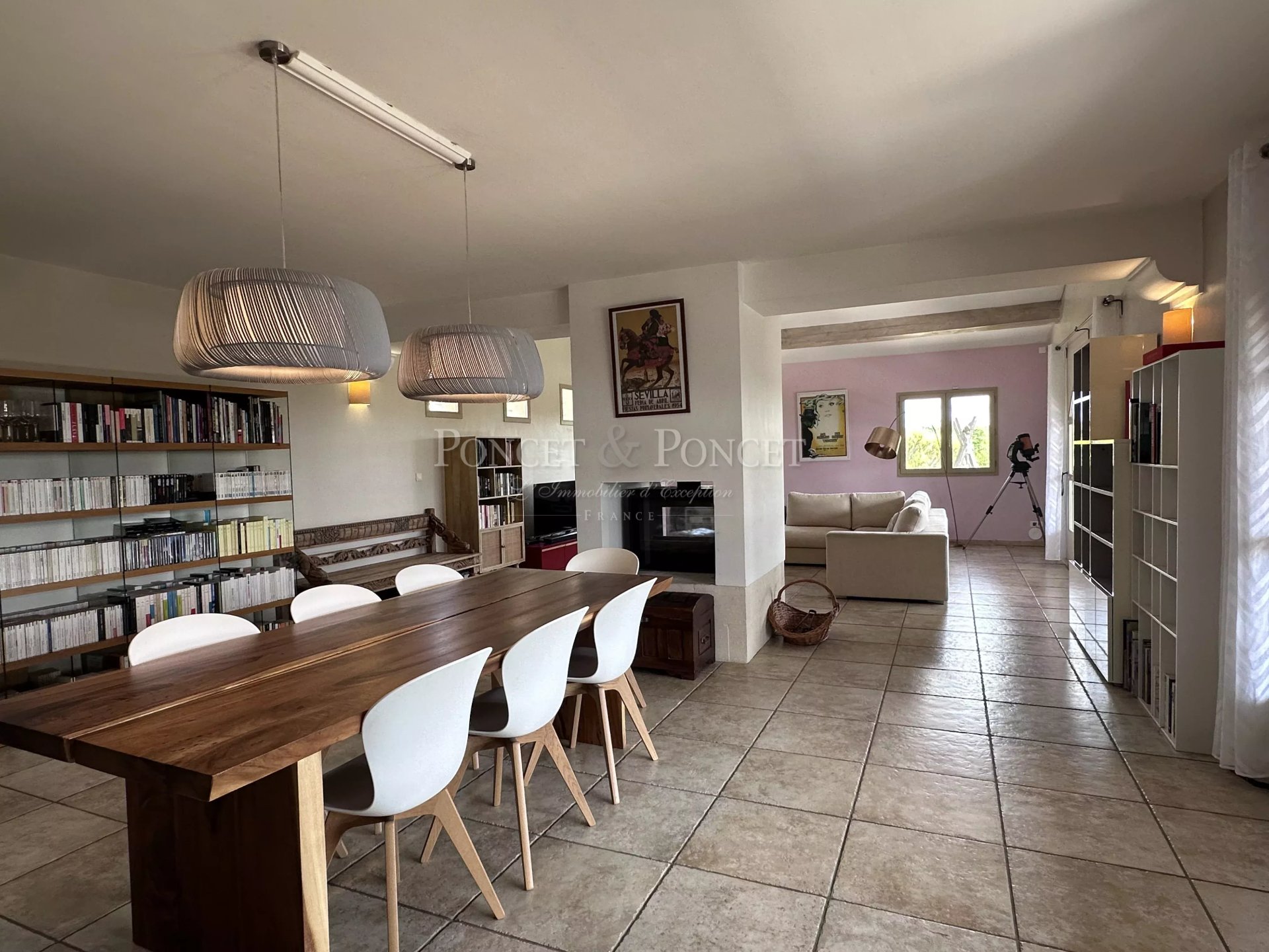 6 Bedroom Vineyard's Image 7