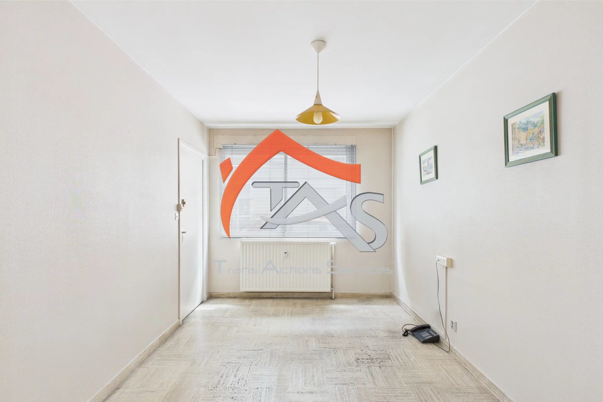 Local professionnel / Appartement à aménager de 141m² - Photo 3