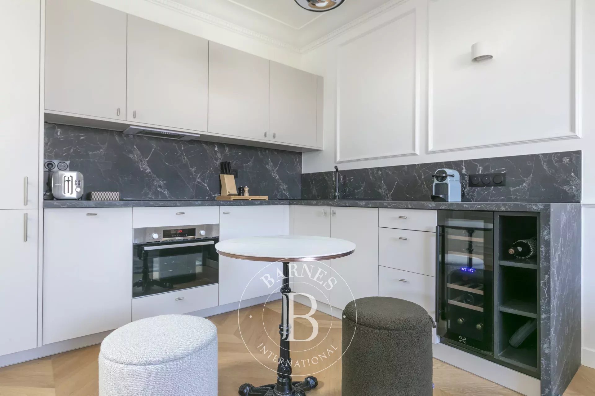 Daire Paris 8ème - picture 8