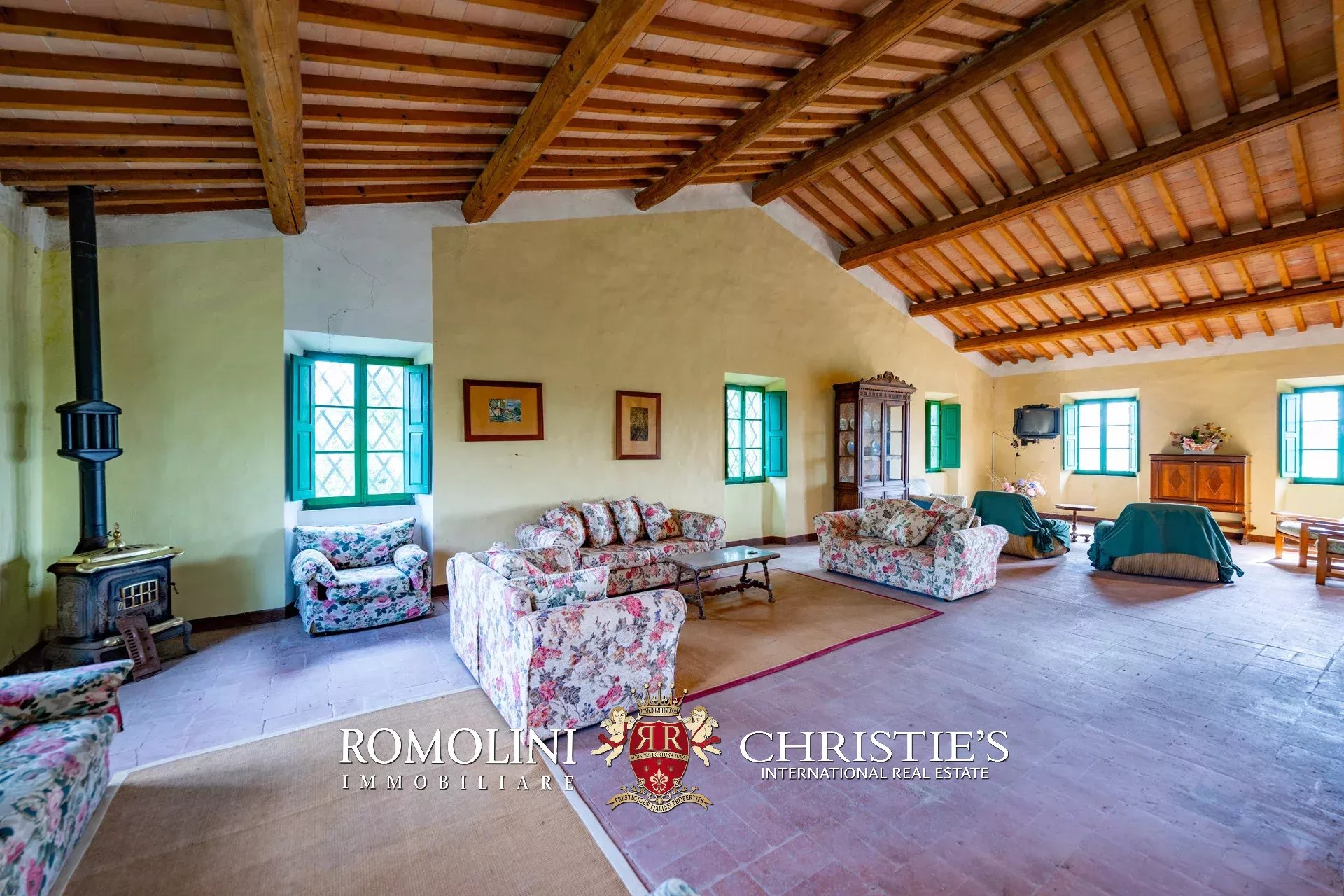 6 Bedroom Villa/Townhouse's Image 19
