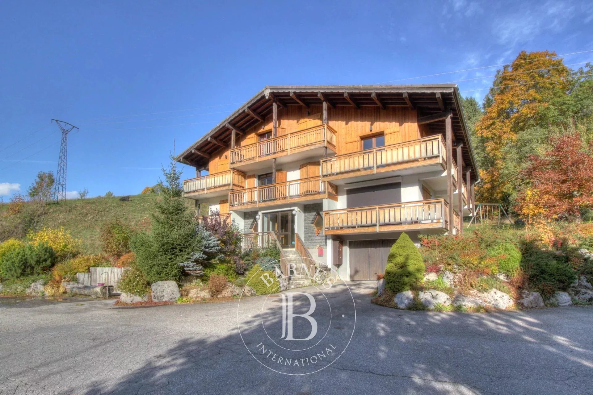 Photo of Chalet de 450 m² to renovate - Les Gets - Close to the lift