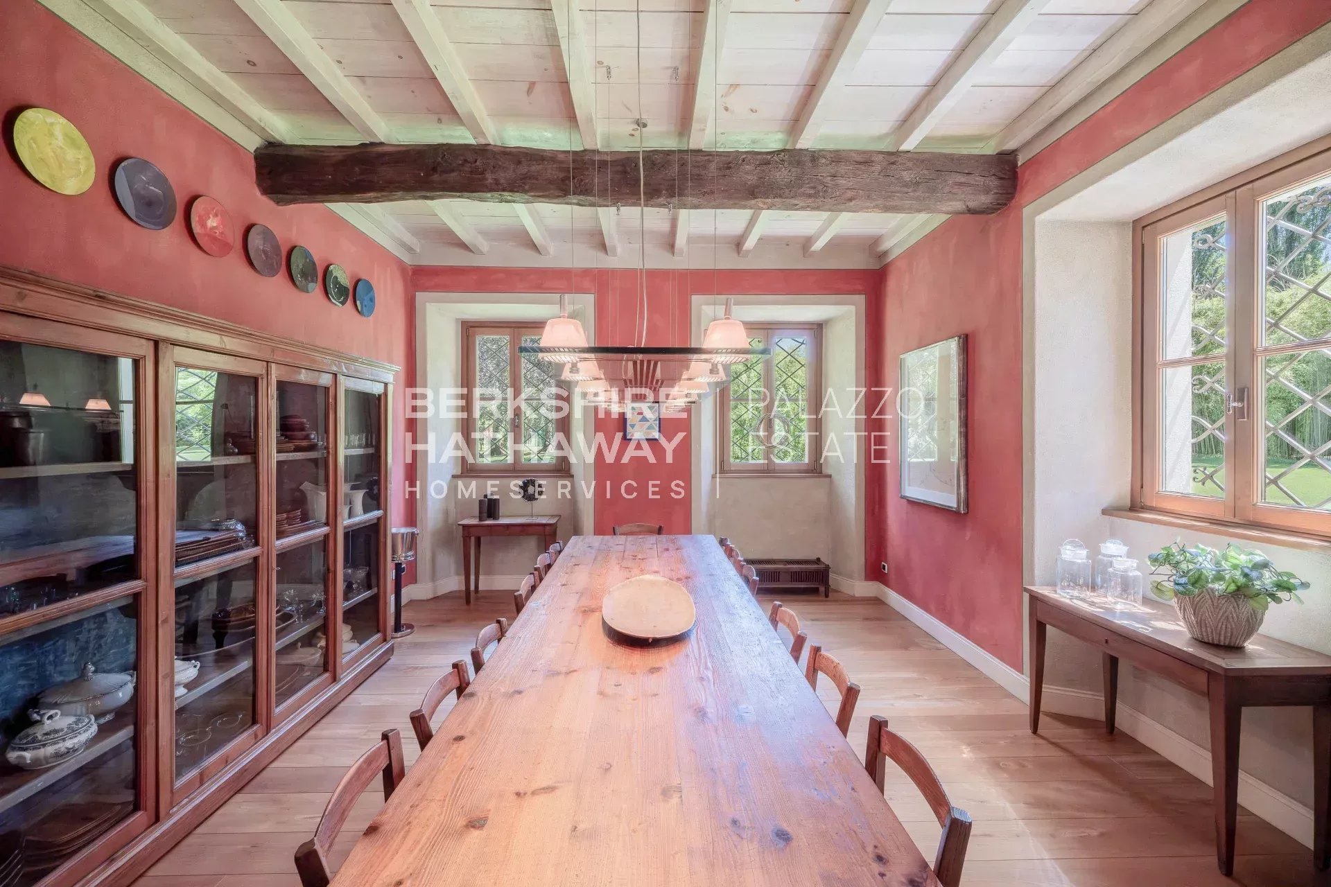Raffinata Villa Storica Restaurata con Vista sulle Prealpi, a pochi minuti da Varese