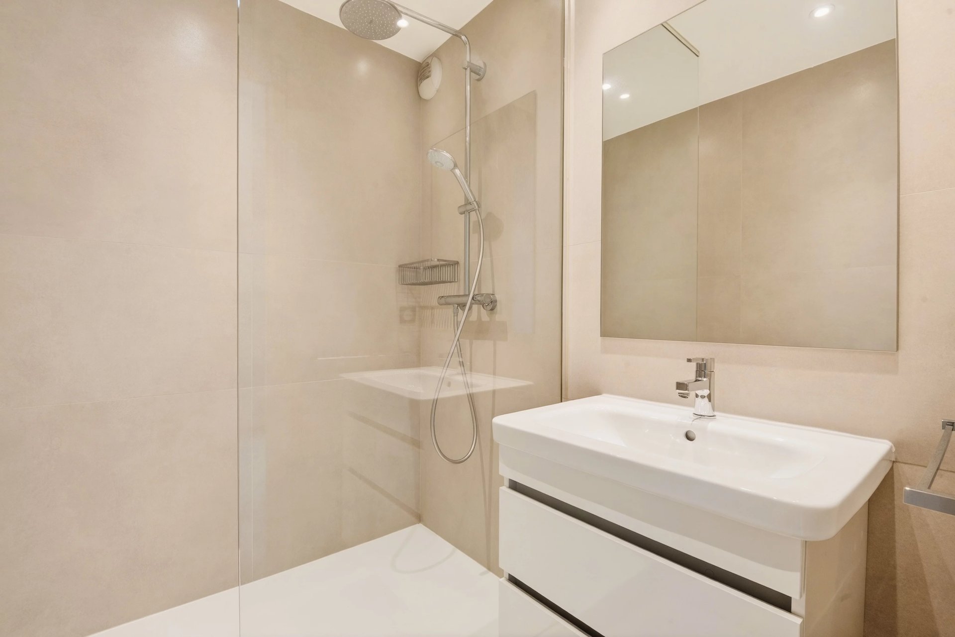5 Bedroom Villa/Townhouse's Image 12