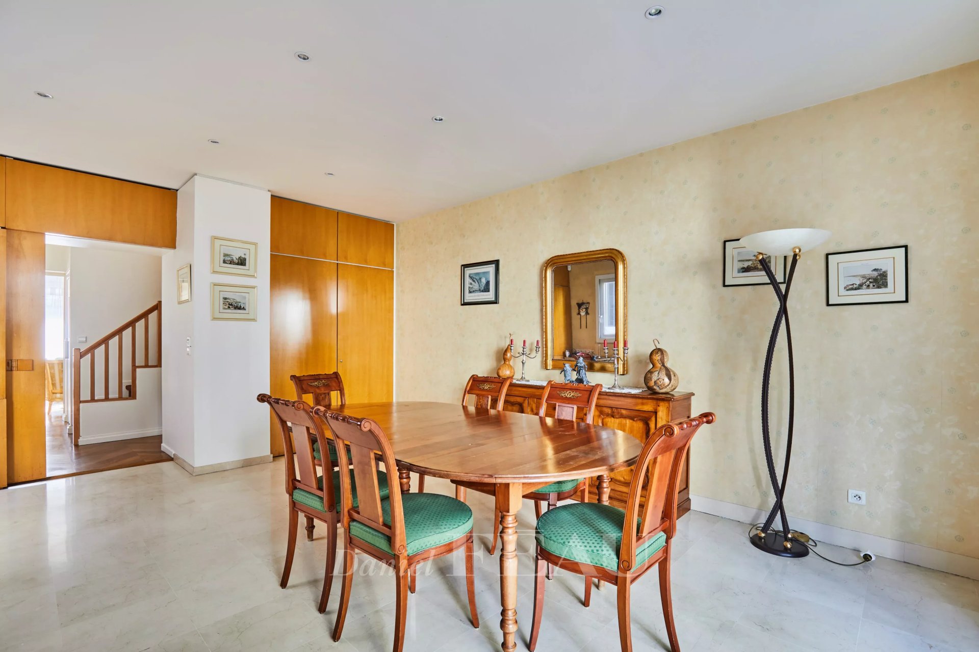 5 Bedroom Villa/Townhouse's Image 8