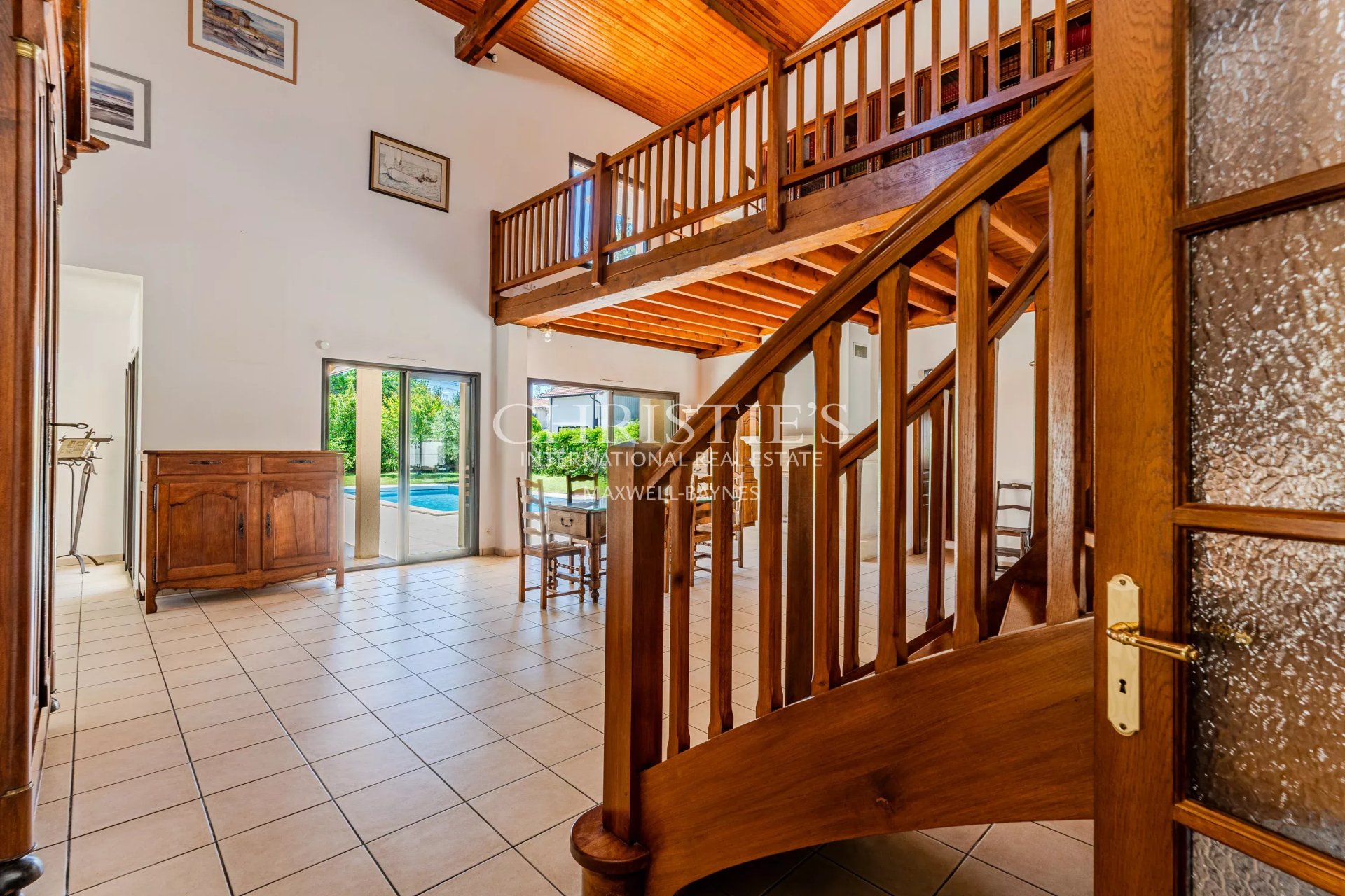 5 Bedroom Villa/Townhouse's Image 4