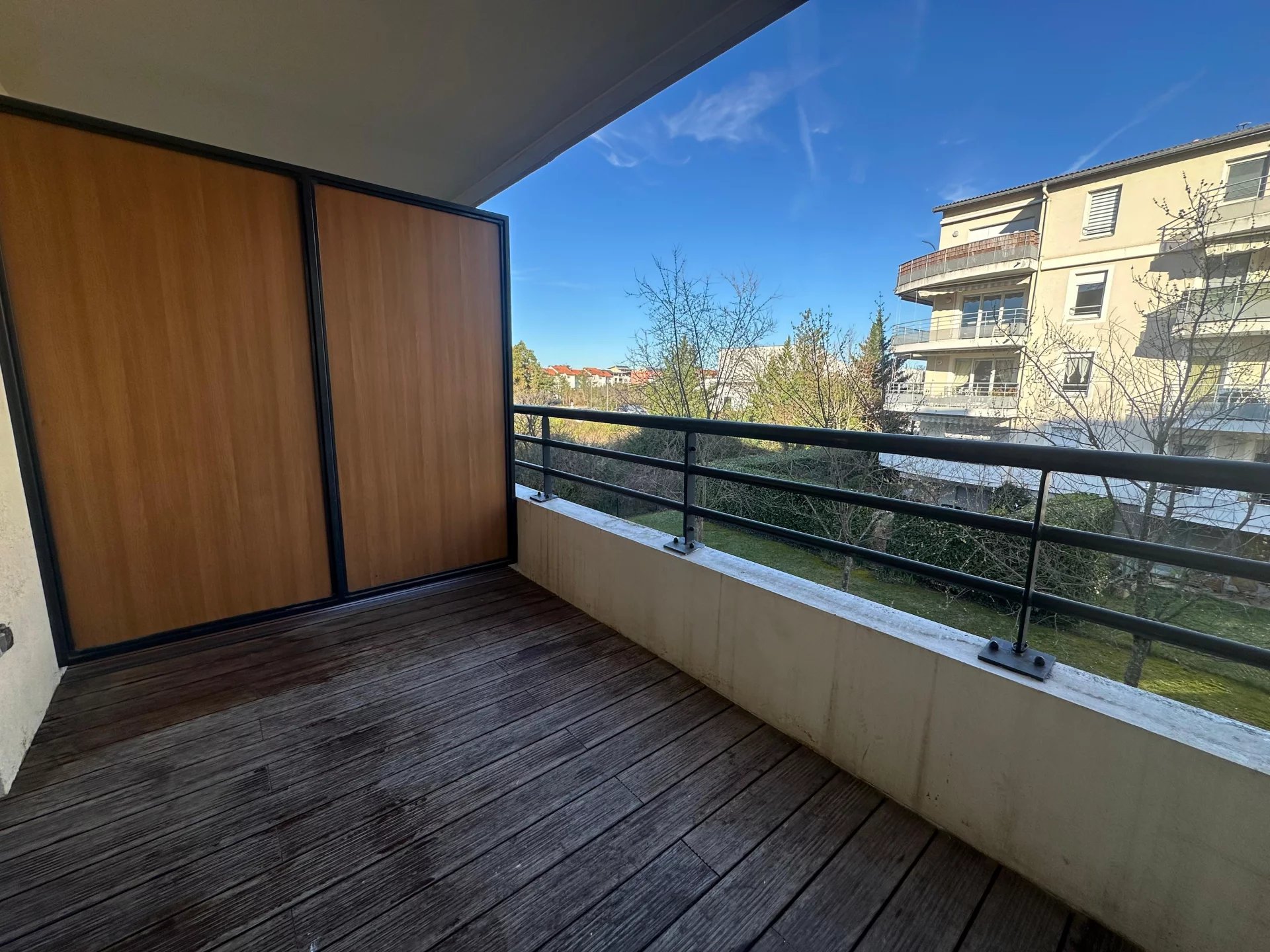 480838 Location Décines-Charpieu