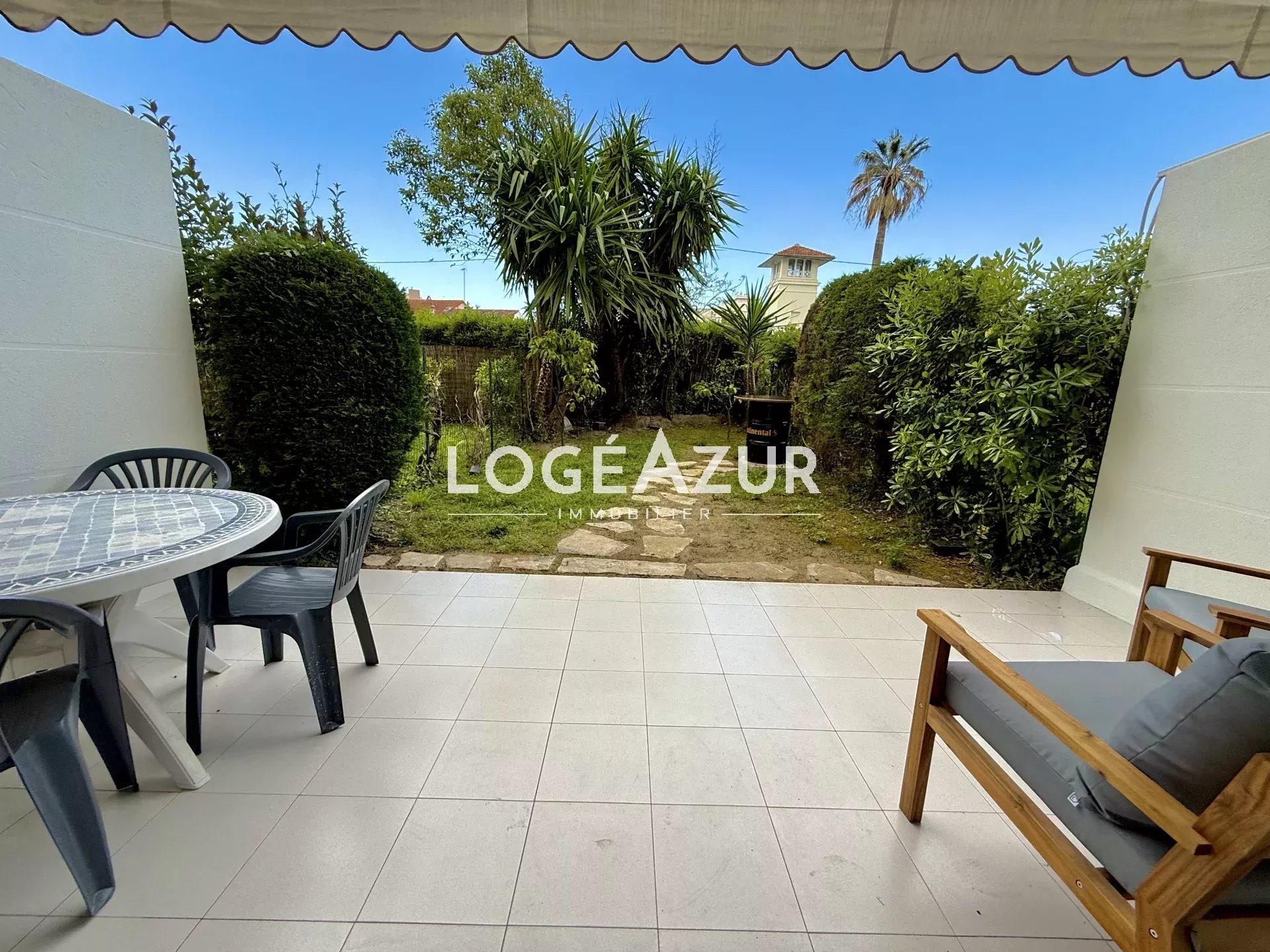 annonce Locations / Colocations LOCATION APPARTEMENT MEUBLÉ 2 CHAMBRES GOLFE JUAN - GARAGE