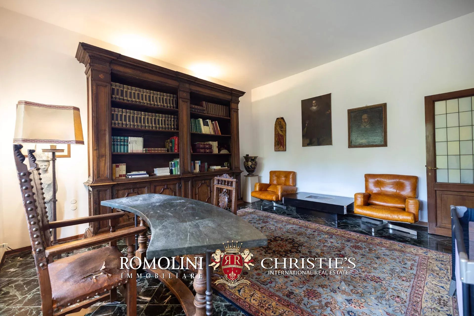 11 Bedroom Villa/Townhouse's Image 43