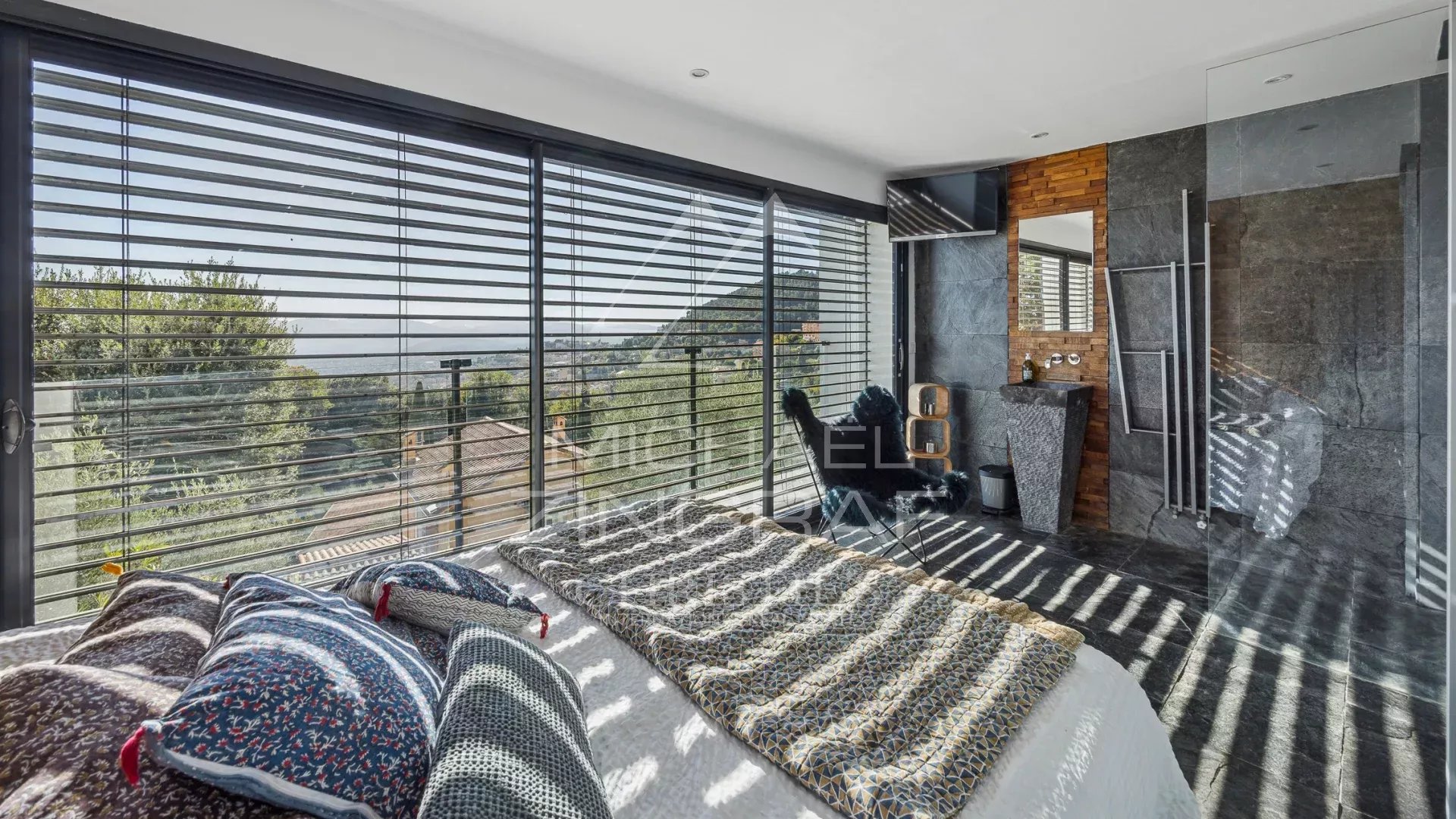 4 Bedroom Villa/Townhouse's Image 3