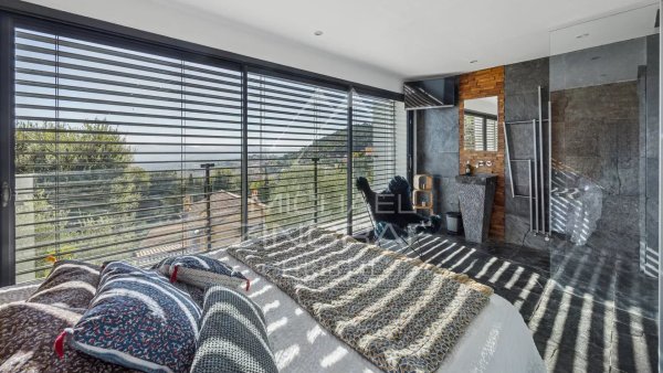 Contemporary villa with panoramic sea view — photo 6