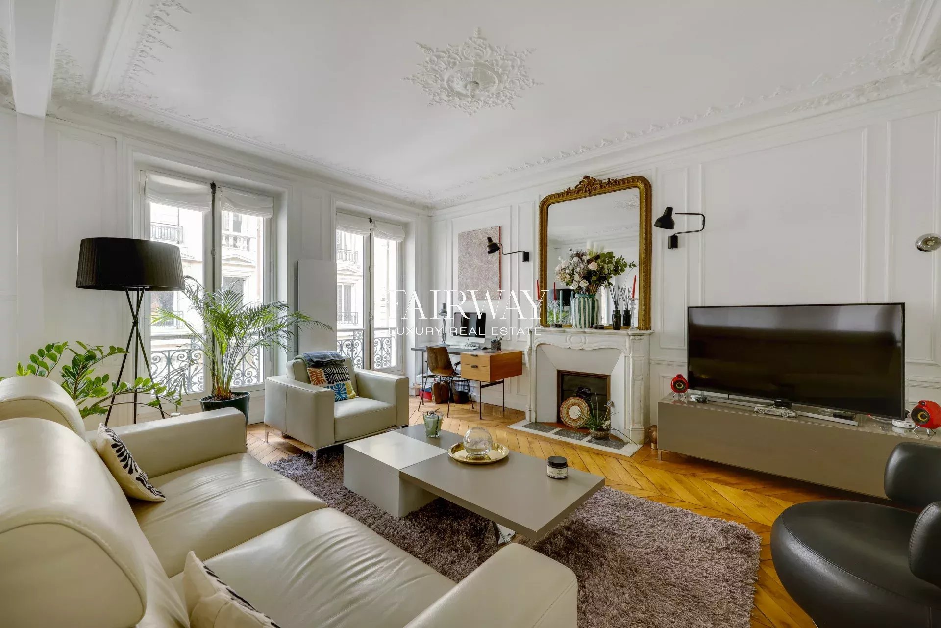 Paris 8e – pied à terre lumineux 75 m², parquet et moulures
