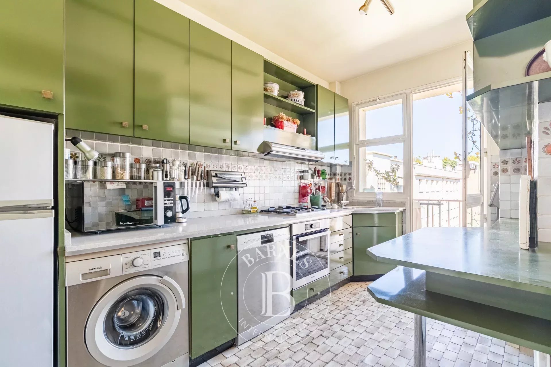 Exclusive listing - 2 or 3-bed apartment - Top floor - Same-level terrace - picture 7