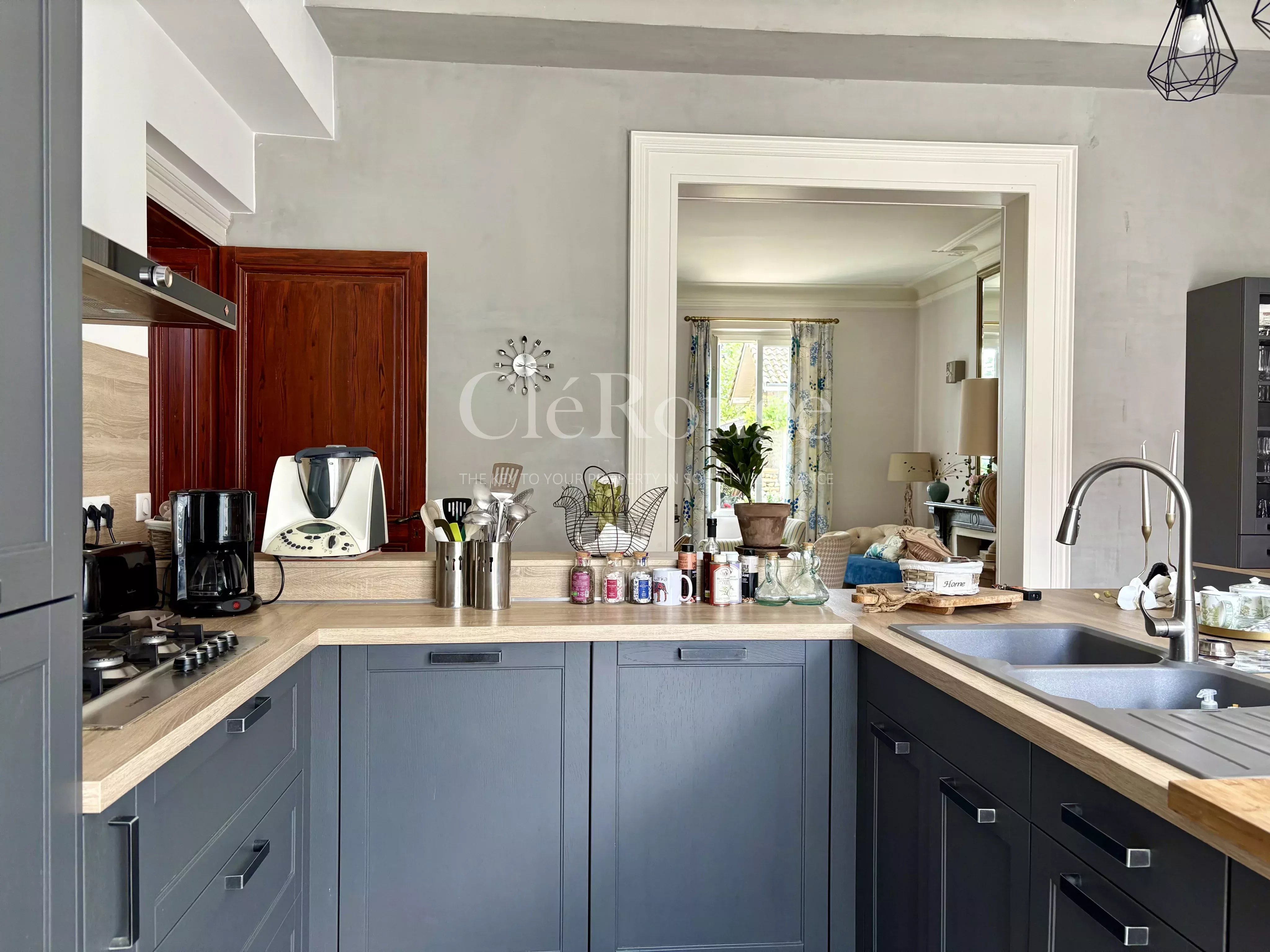 Au coeur d'Agen  Élégante demeure en pierre avec gîte, piscine et la liberté de créer, d'y vivre ou de louer.