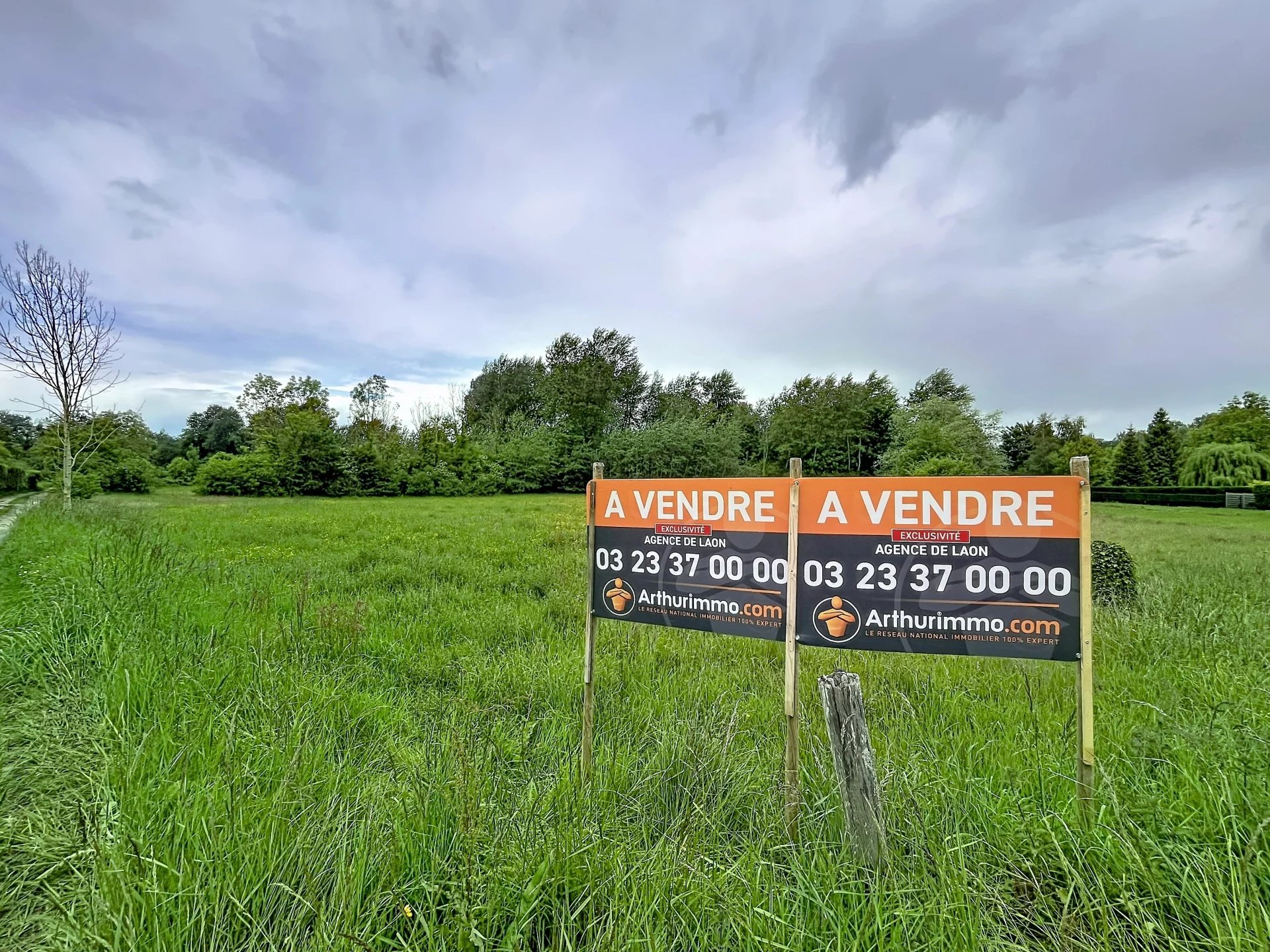Terrain constructible Presles et Thierny
