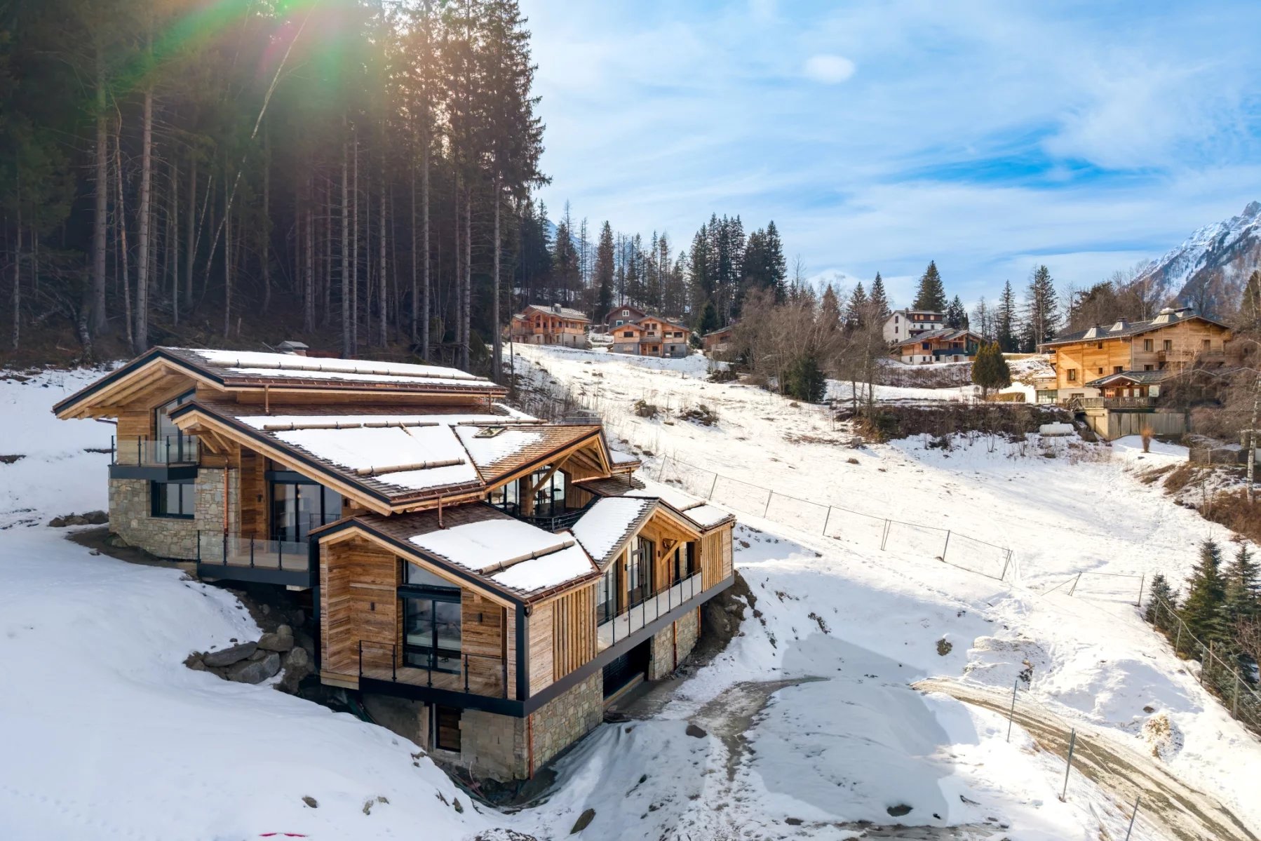 CHAMONIX – A recently completed, luxury 5-bedroom chalet with pool in le Lavancher Accommodation in Chamonix