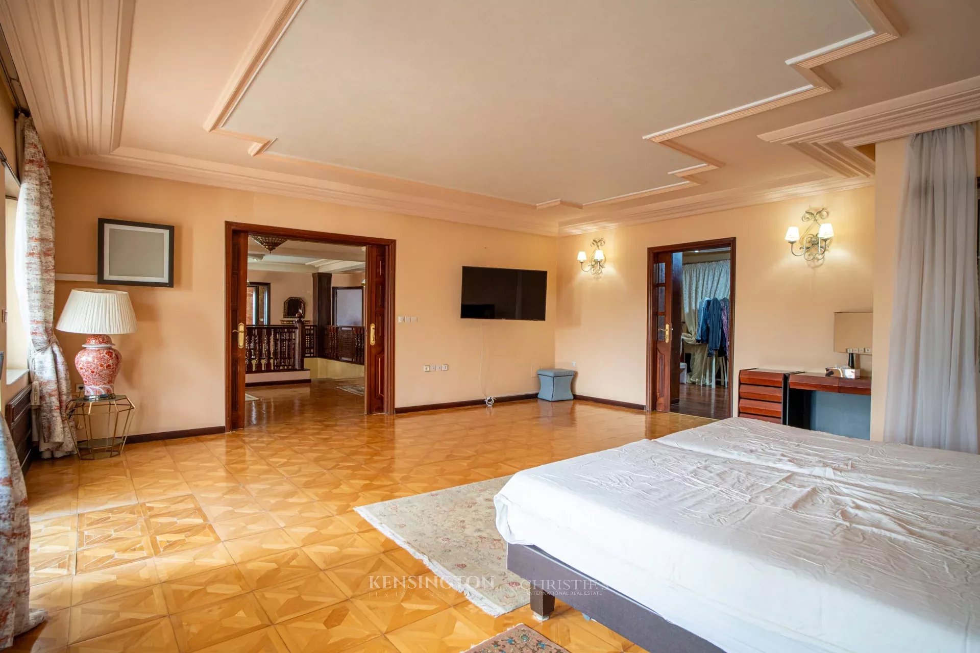 7 Bedroom Villa/Townhouse's Image 22