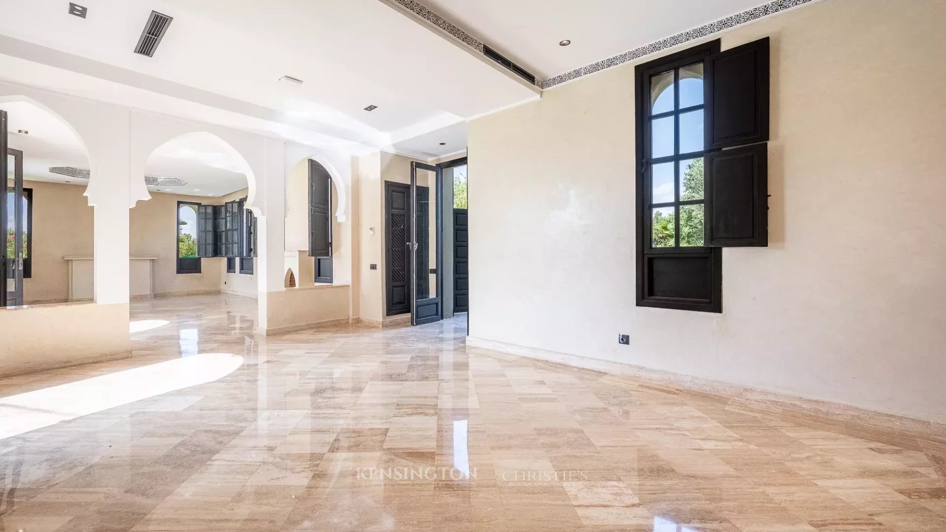 4 Bedroom Villa/Townhouse's Image 5