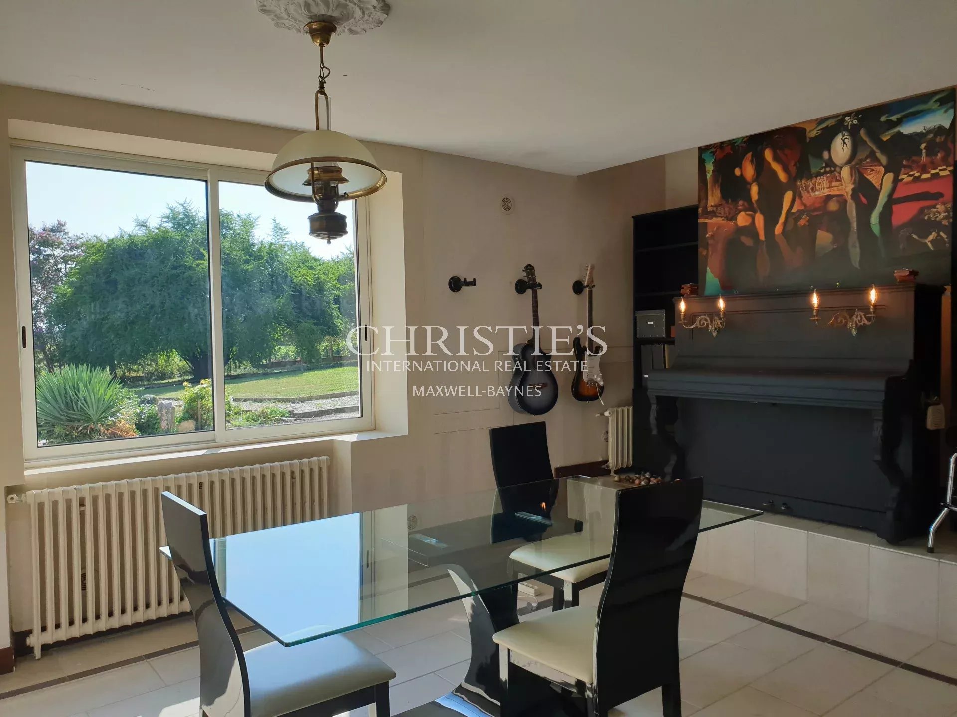 7 Bedroom Vineyard's Image 6