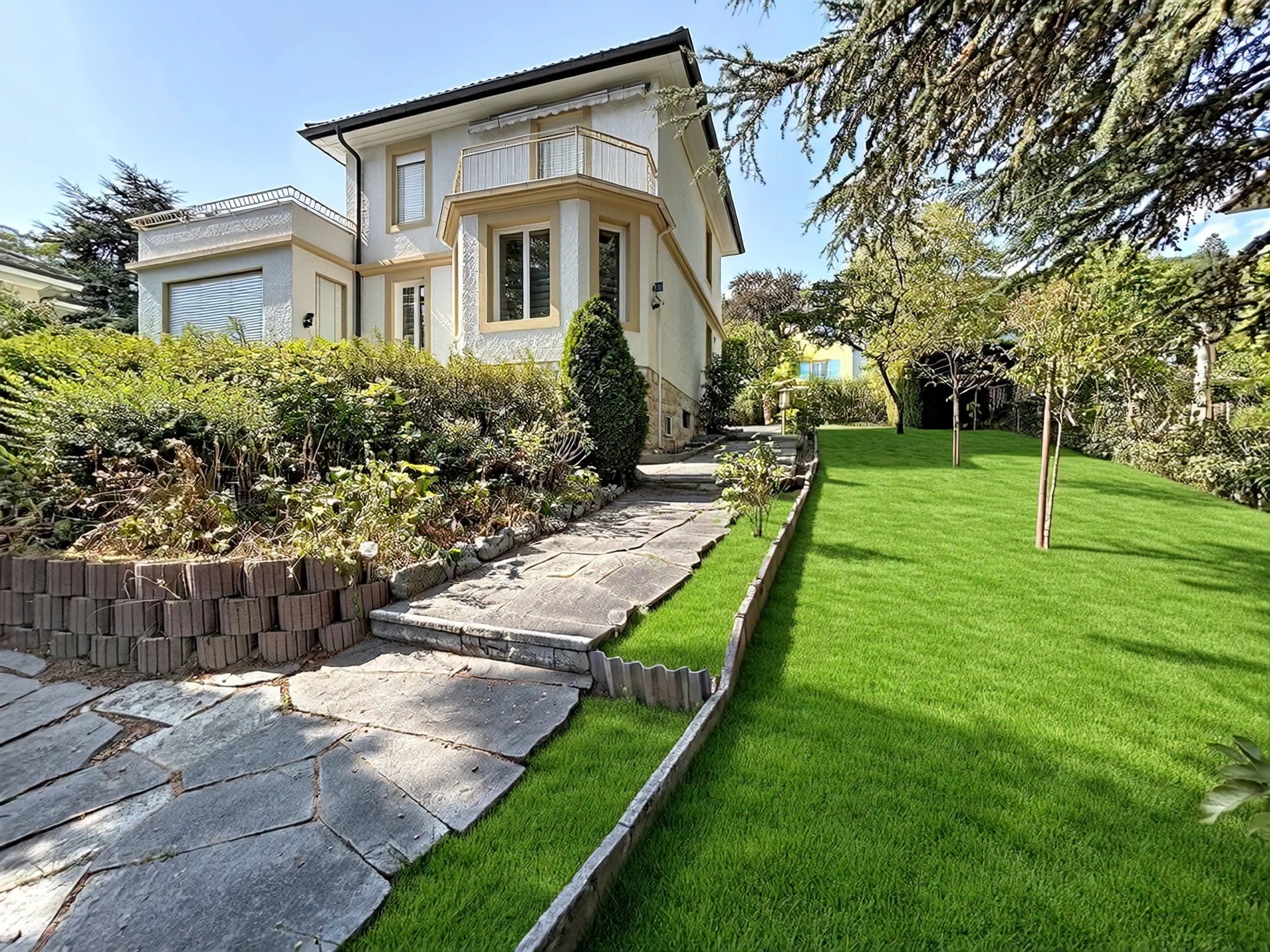 Maison de caractère rénovée avec vue lac et alpes