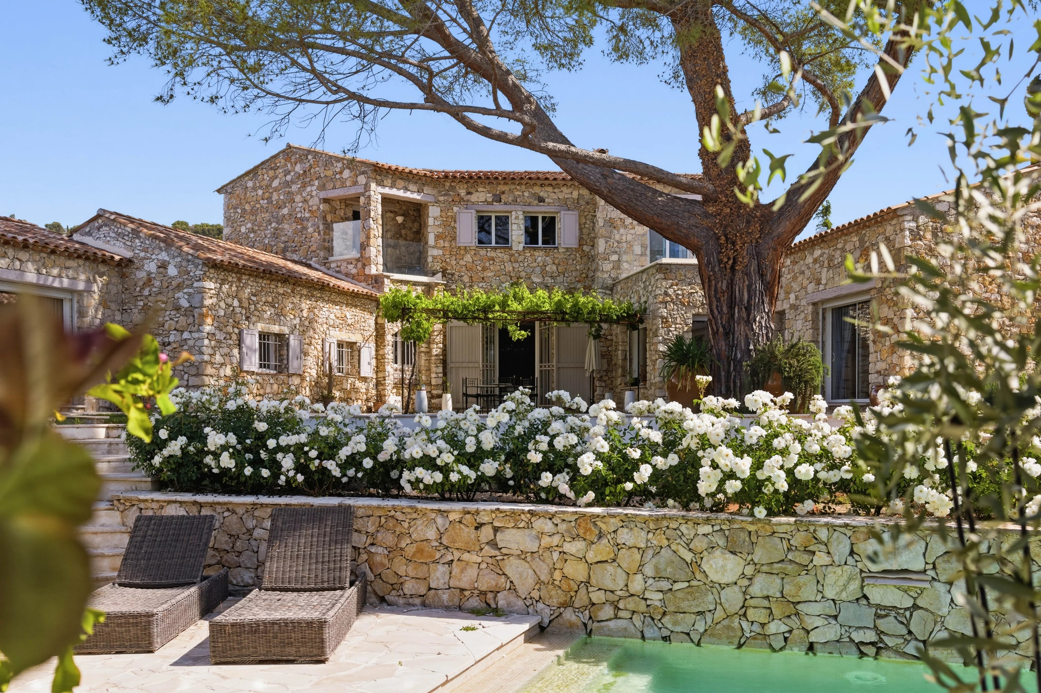 Bastide en pierre rénovée, à pied de Saint-Paul de Vence