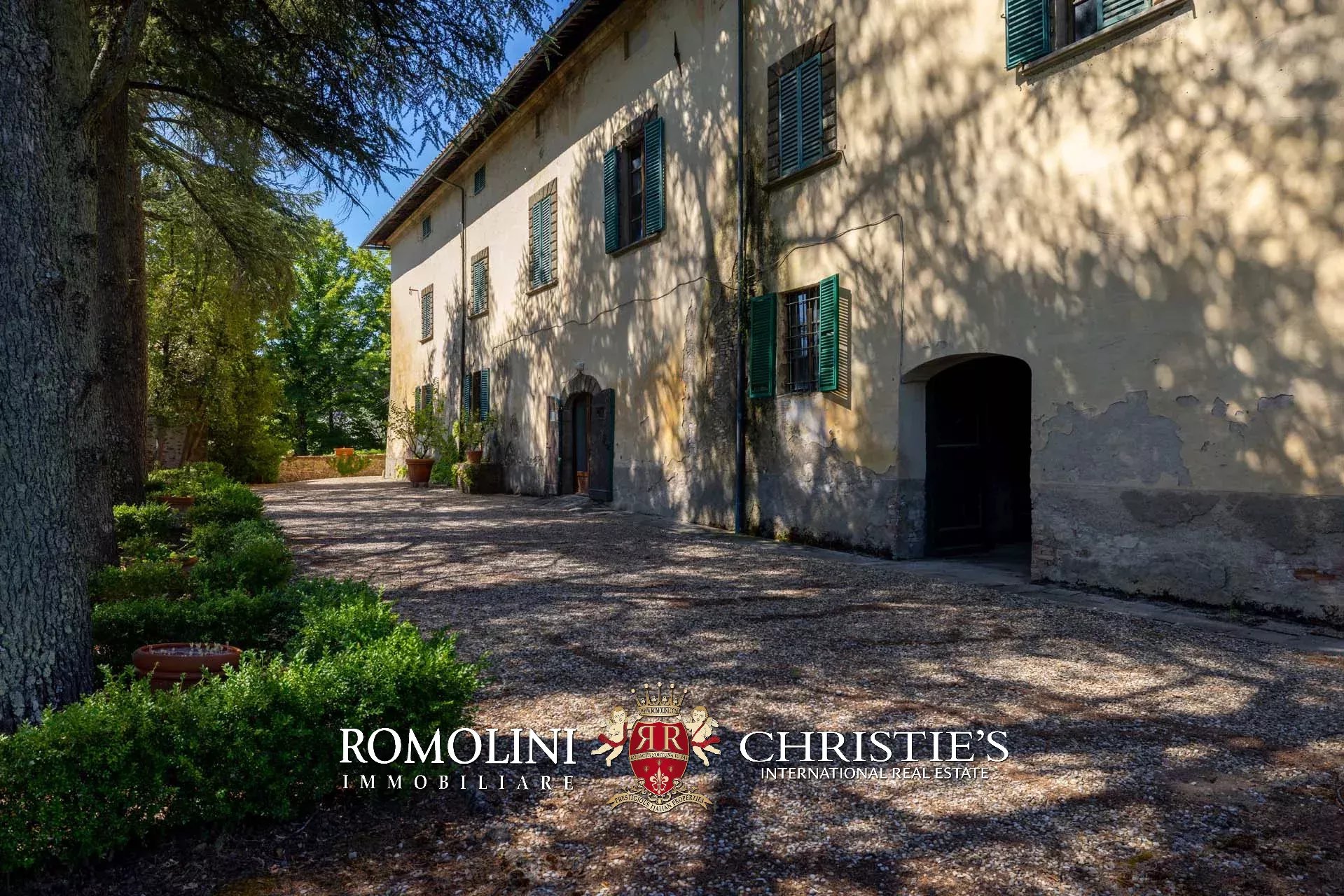 33 Bedroom Vineyard's Image 20