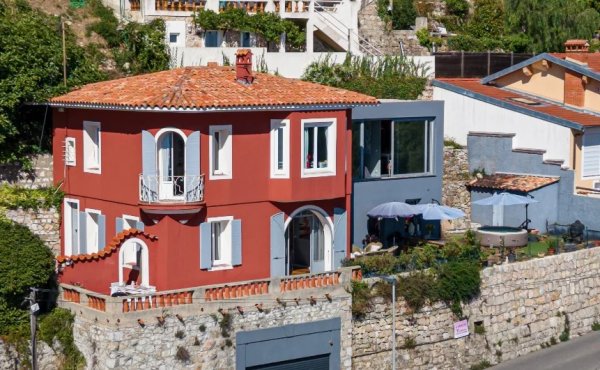 MAGNIFICENT 5-ROOM VILLA WITH PANORAMIC SEA VIEW CLOSE TO THE VILLAGE CENTER, LARGE GARAGE, POSSIBILITY OF A SWIMMING POOL — photo 5