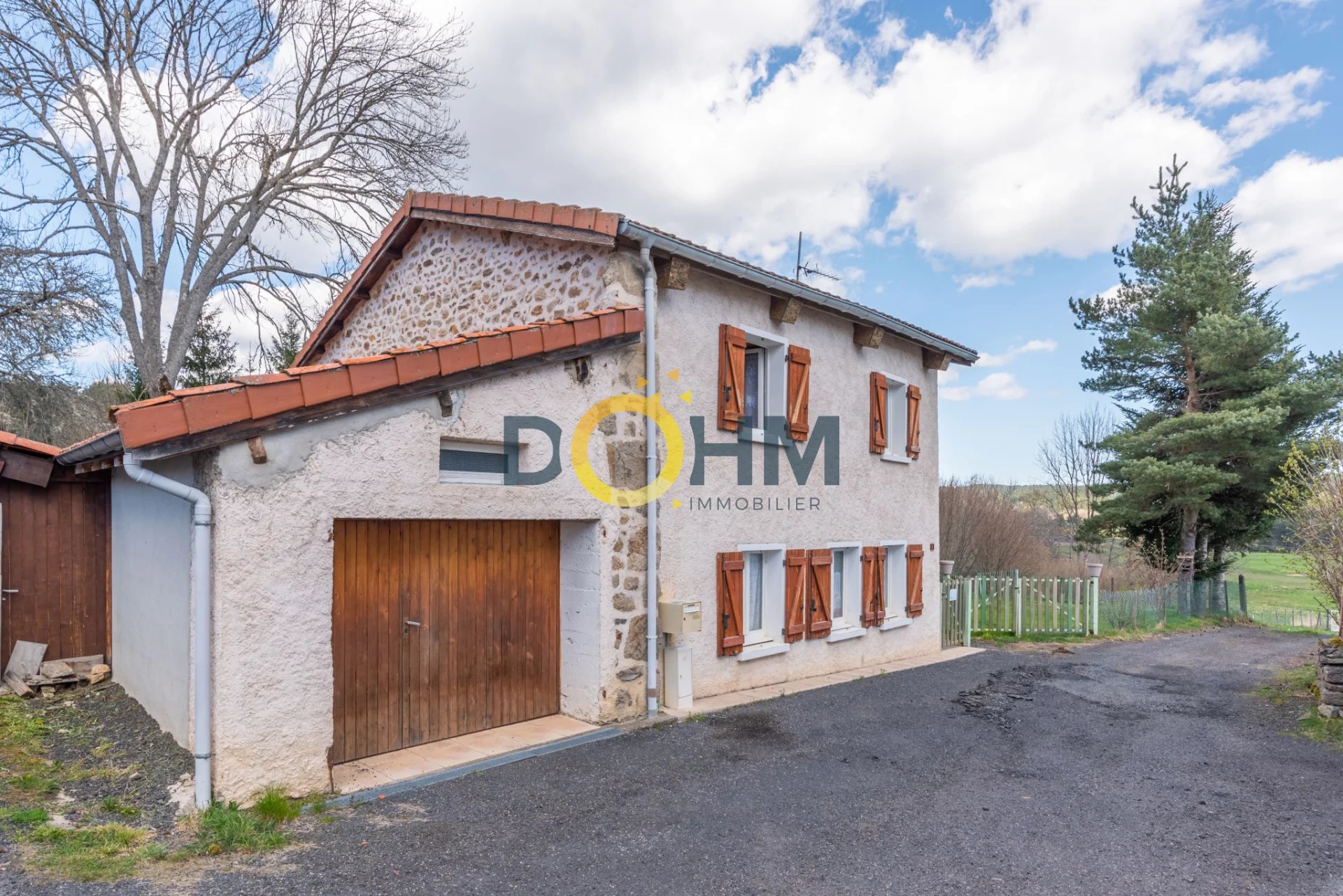maison de village avec garage et terrain