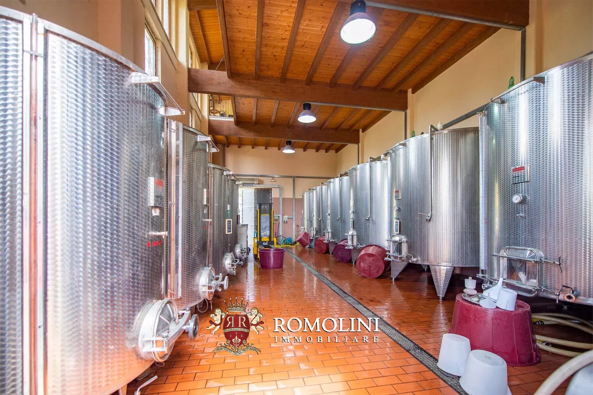 2 Bedroom Vineyard's Image 18