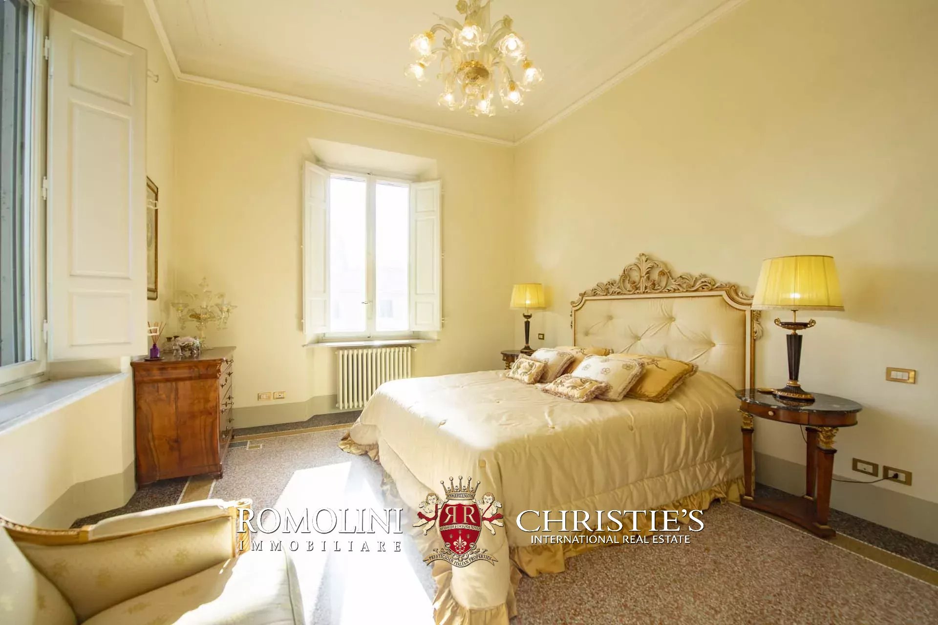 8 Bedroom Villa/Townhouse's Image 30