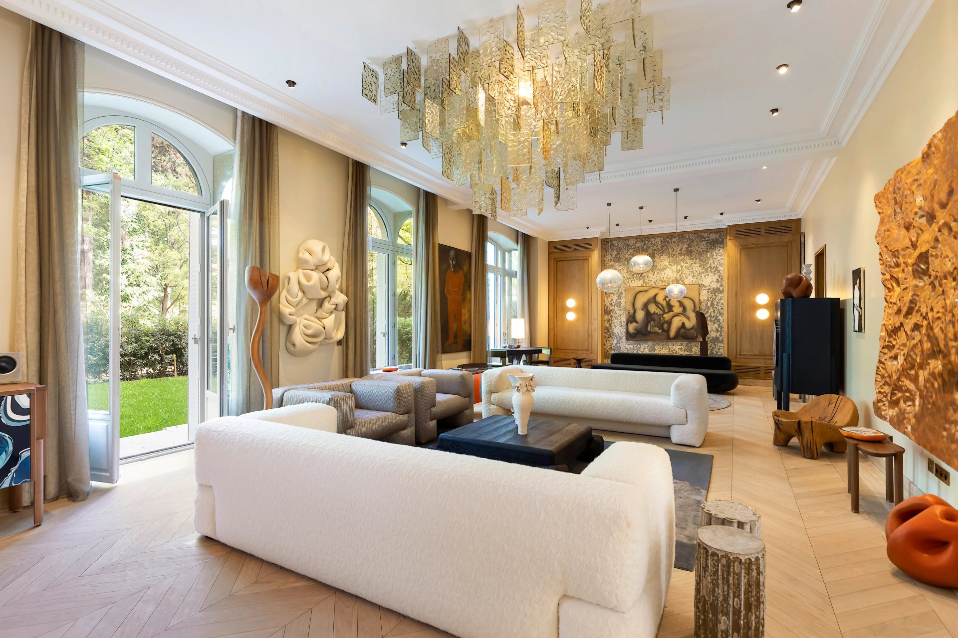 7 Bedroom Villa/Townhouse's Image 3