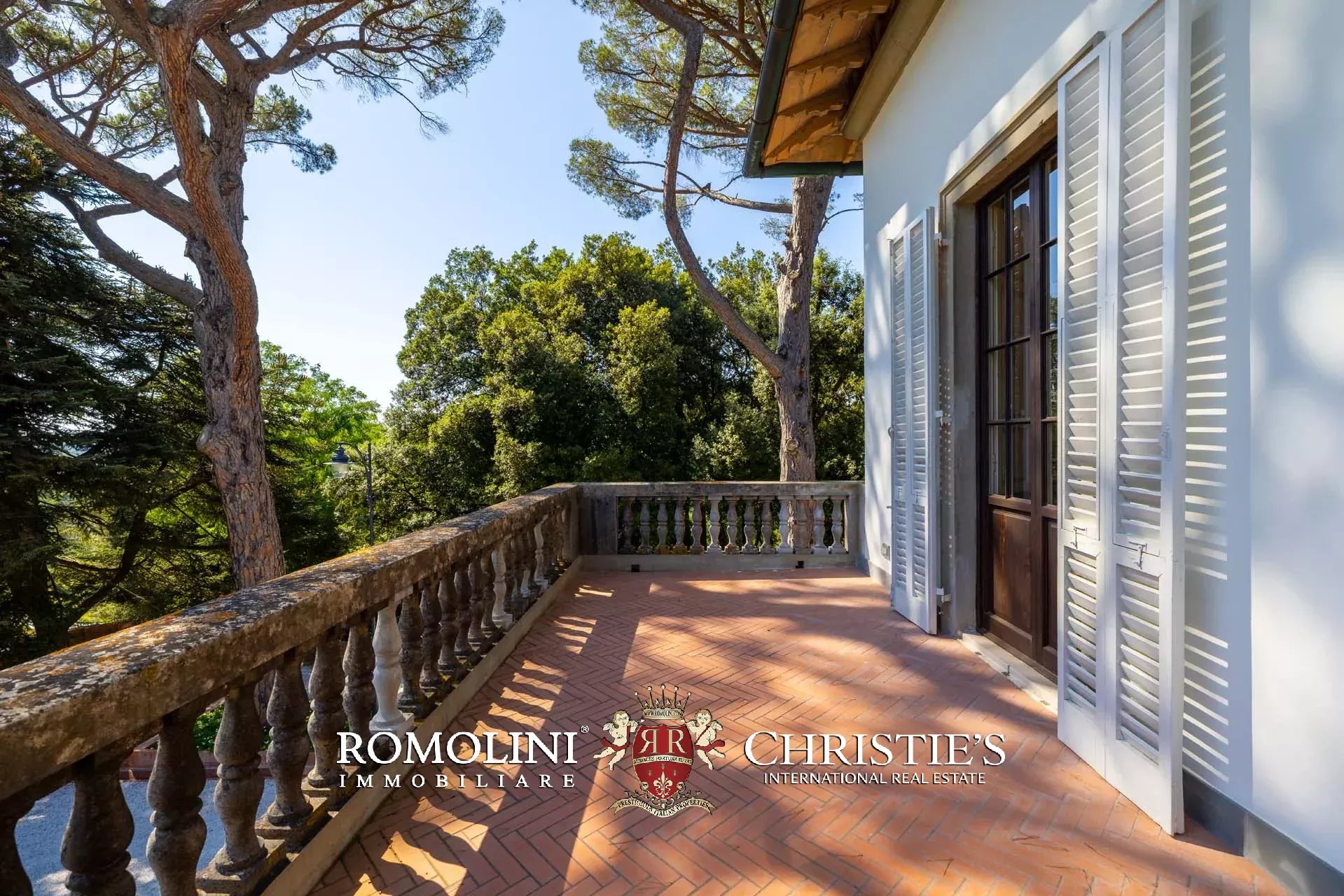8 Bedroom Villa/Townhouse's Image 63