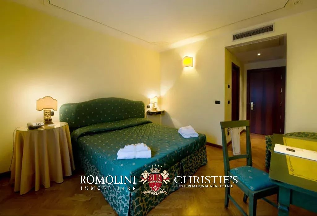 52 Bedroom Villa/Townhouse's Image 84