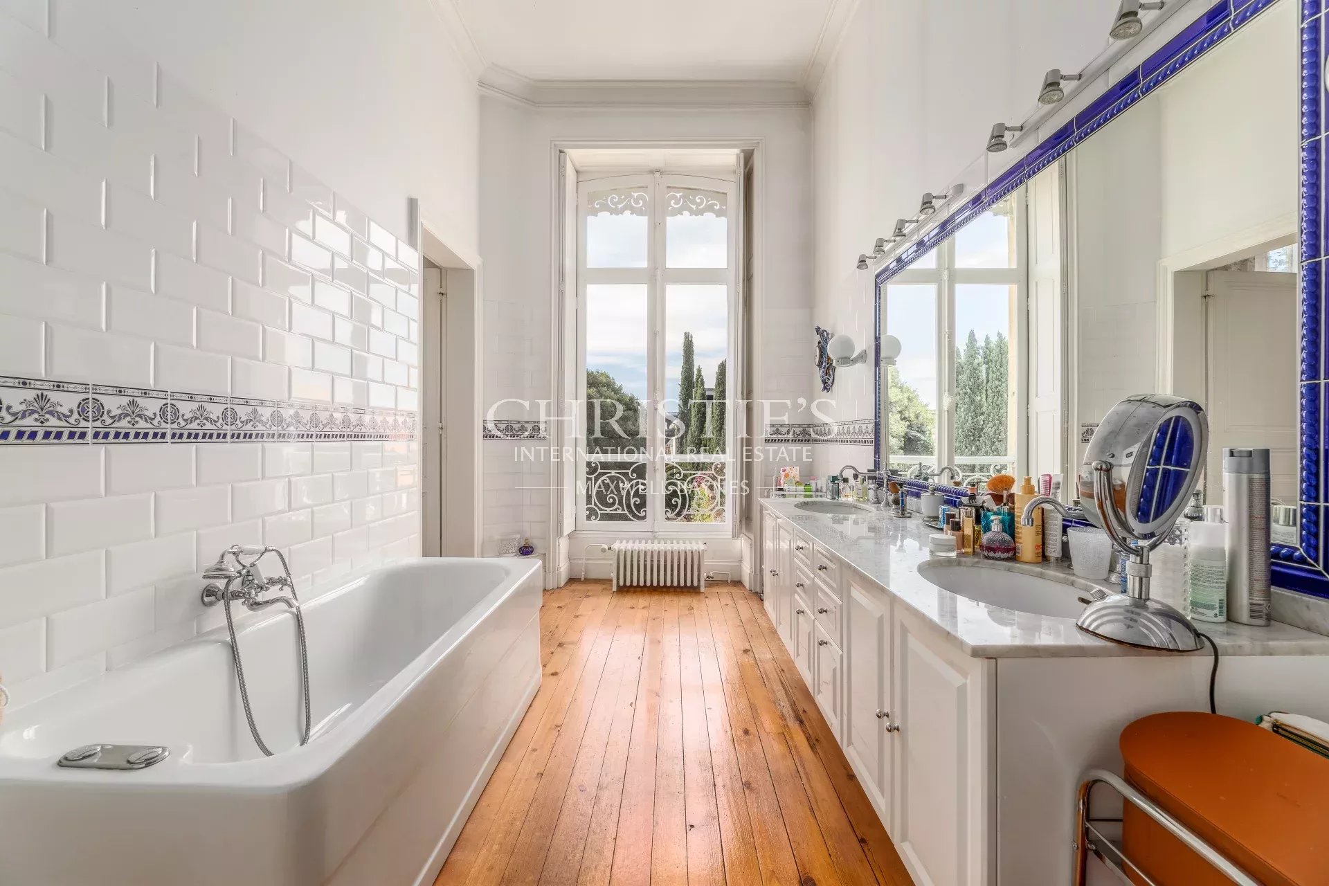 11 Bedroom Villa/Townhouse's Image 17