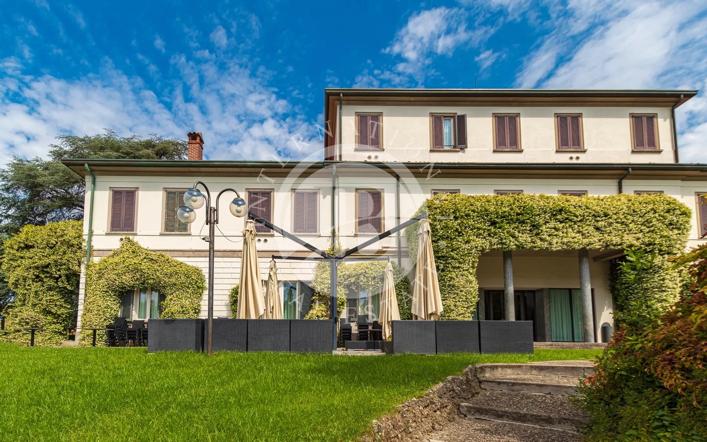 Villa in Figino Serenza - Image 3