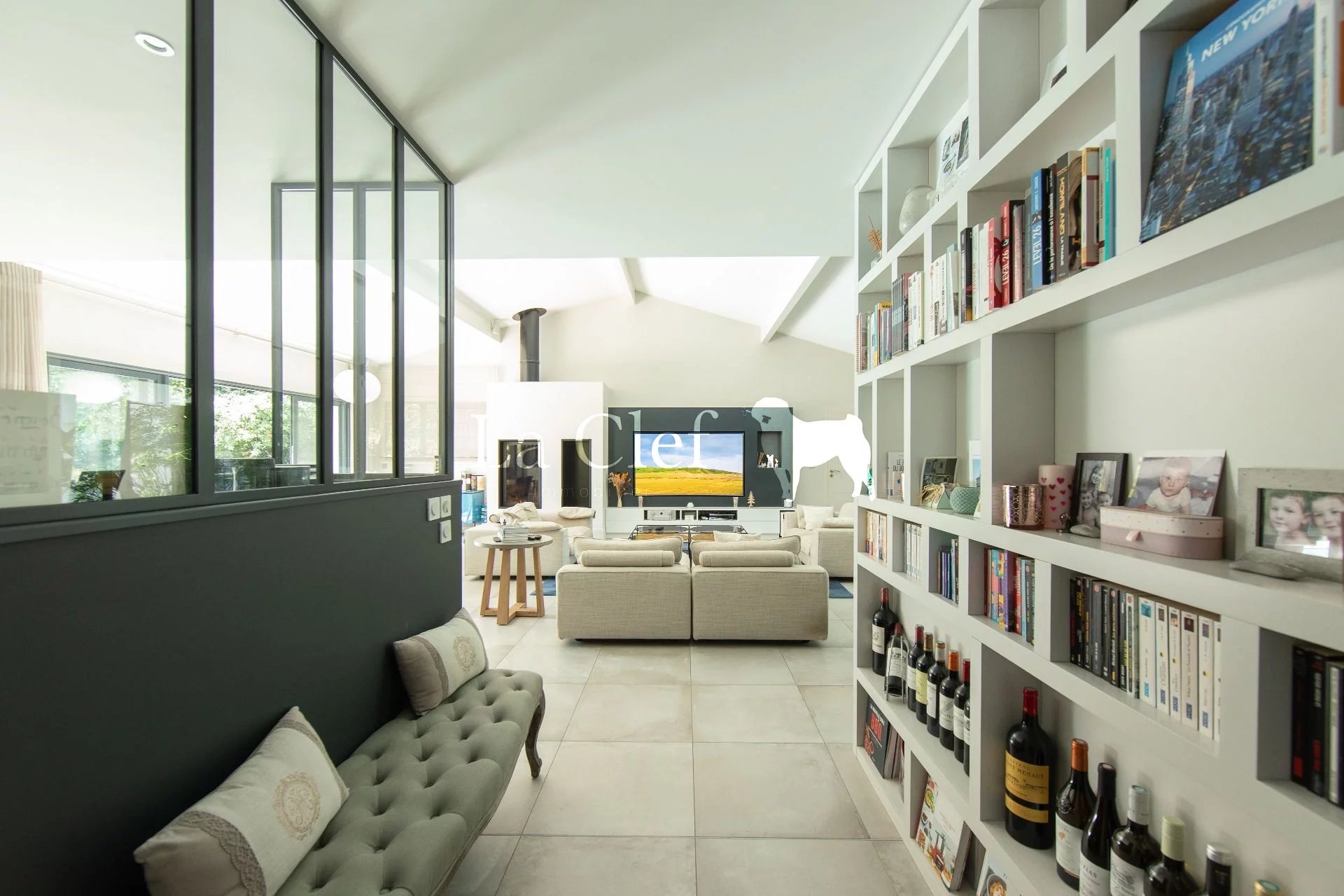 GUJAN-MESTRAS VILLA DE PLAIN-PIED 225 M² 4 SUITES –PISCINE PARC PAYSAGER 2 180 M² - Photo 4
